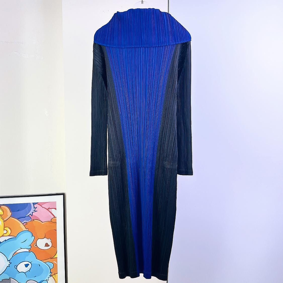 Pleats Please Issey Miyake Pleats Please Issey Miyake Colorblock Pleated Midi Dress Siz Size M / US 6-8 / IT 42-44 - 2 Thumbnail