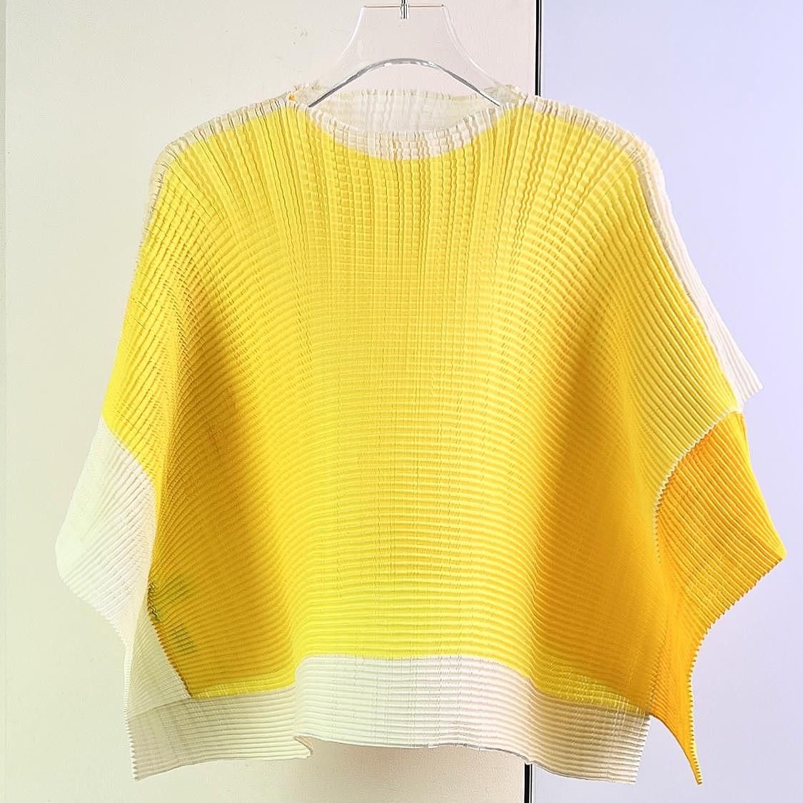 Issey Miyake Issey Miyake Yellow Pleated Top Size 2 Size M / US 6-8 / IT 42-44 - 2 Thumbnail