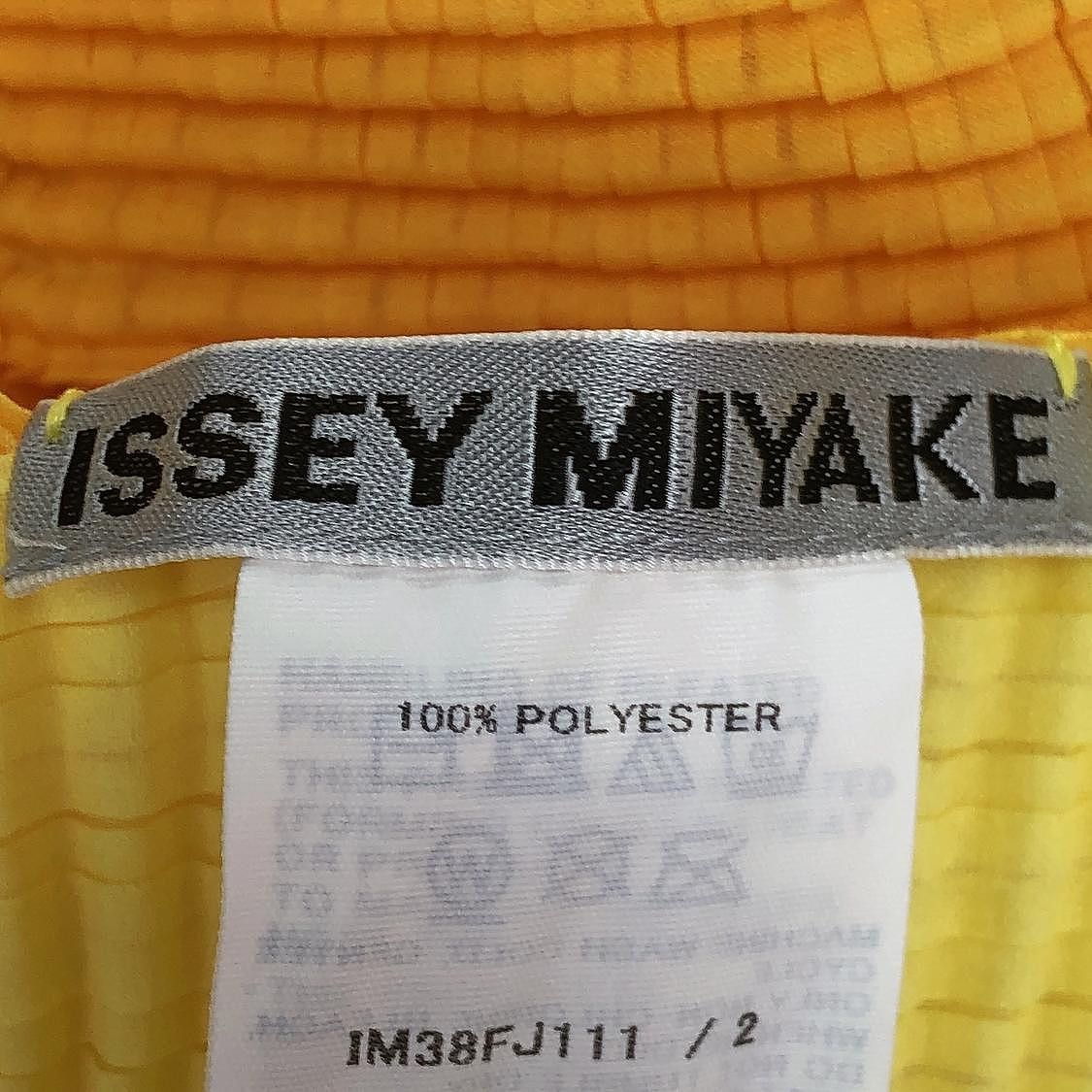 Issey Miyake Issey Miyake Yellow Pleated Top Size 2 Size M / US 6-8 / IT 42-44 - 3 Thumbnail