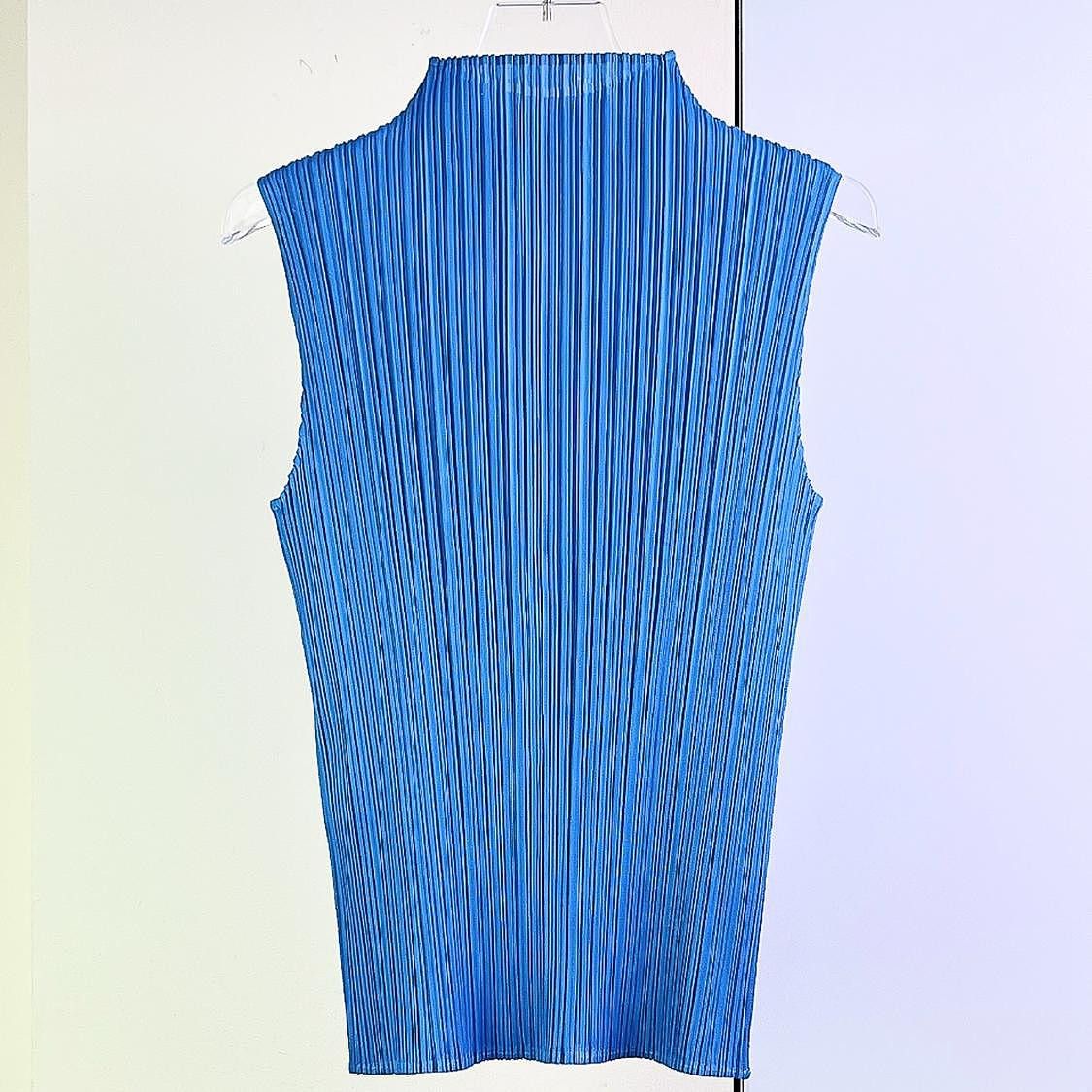 Pleats Please Issey Miyake Pleats Please Issey Miyake Blue Pleated Sleeveless Top Size Size M / US 6-8 / IT 42-44 - 2 Thumbnail