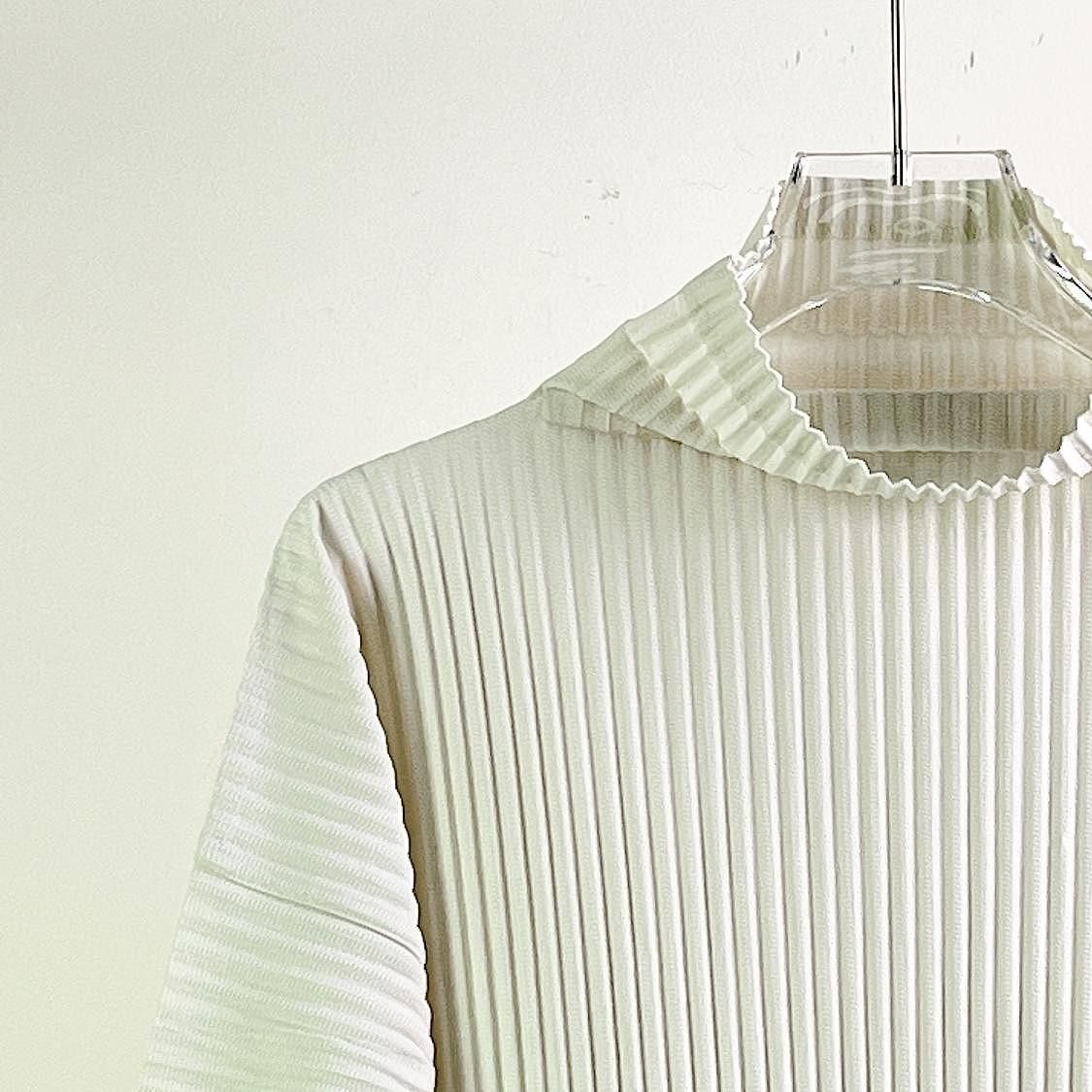 Issey Miyake Homme Plissé Issey Miyake Pleated Mock Neck Top Size M Size US M / EU 48-50 / 2 - 5 Thumbnail