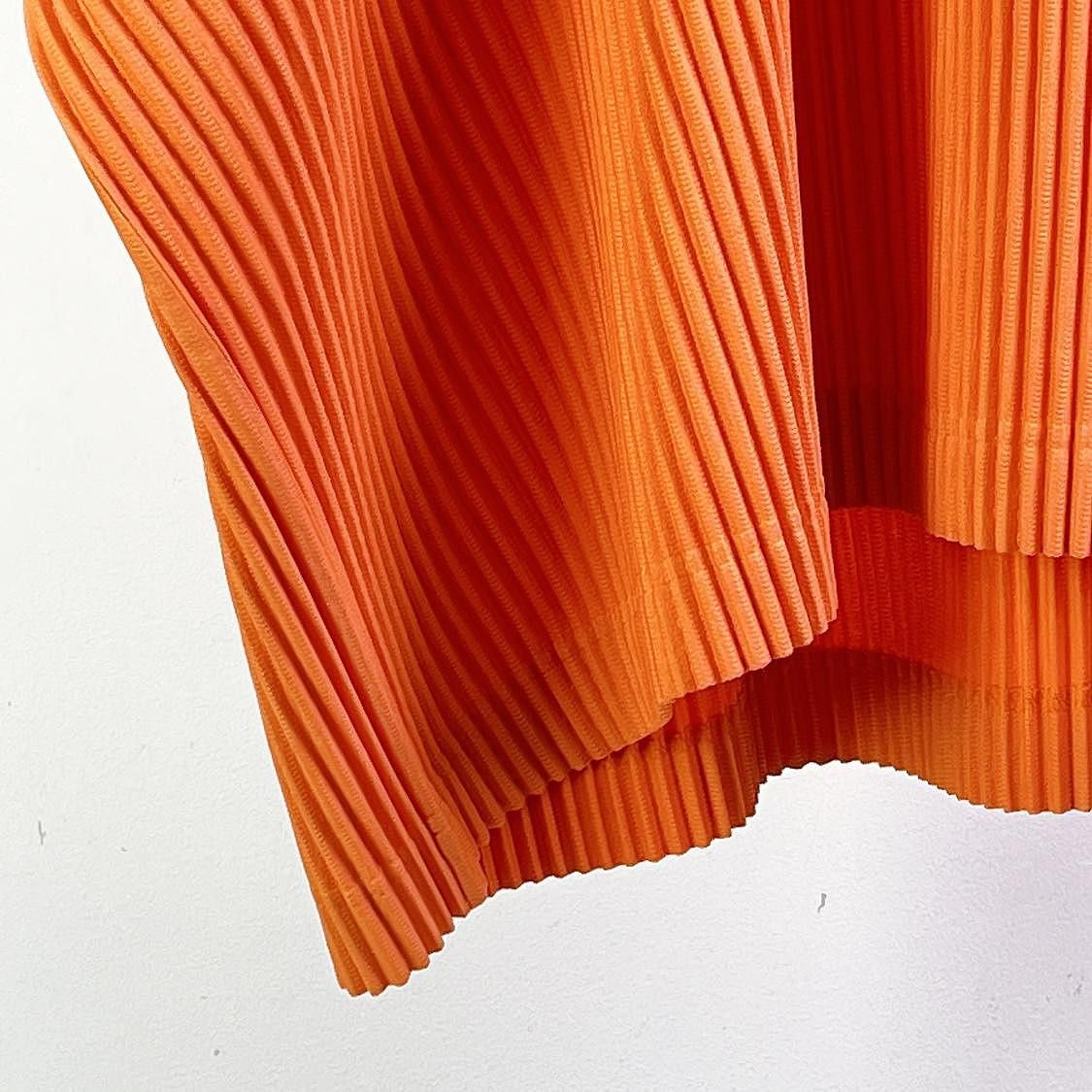 Issey Miyake Homme Plissé Issey Miyake Asymmetric Pleated Top Size M Size US M / EU 48-50 / 2 - 5 Thumbnail