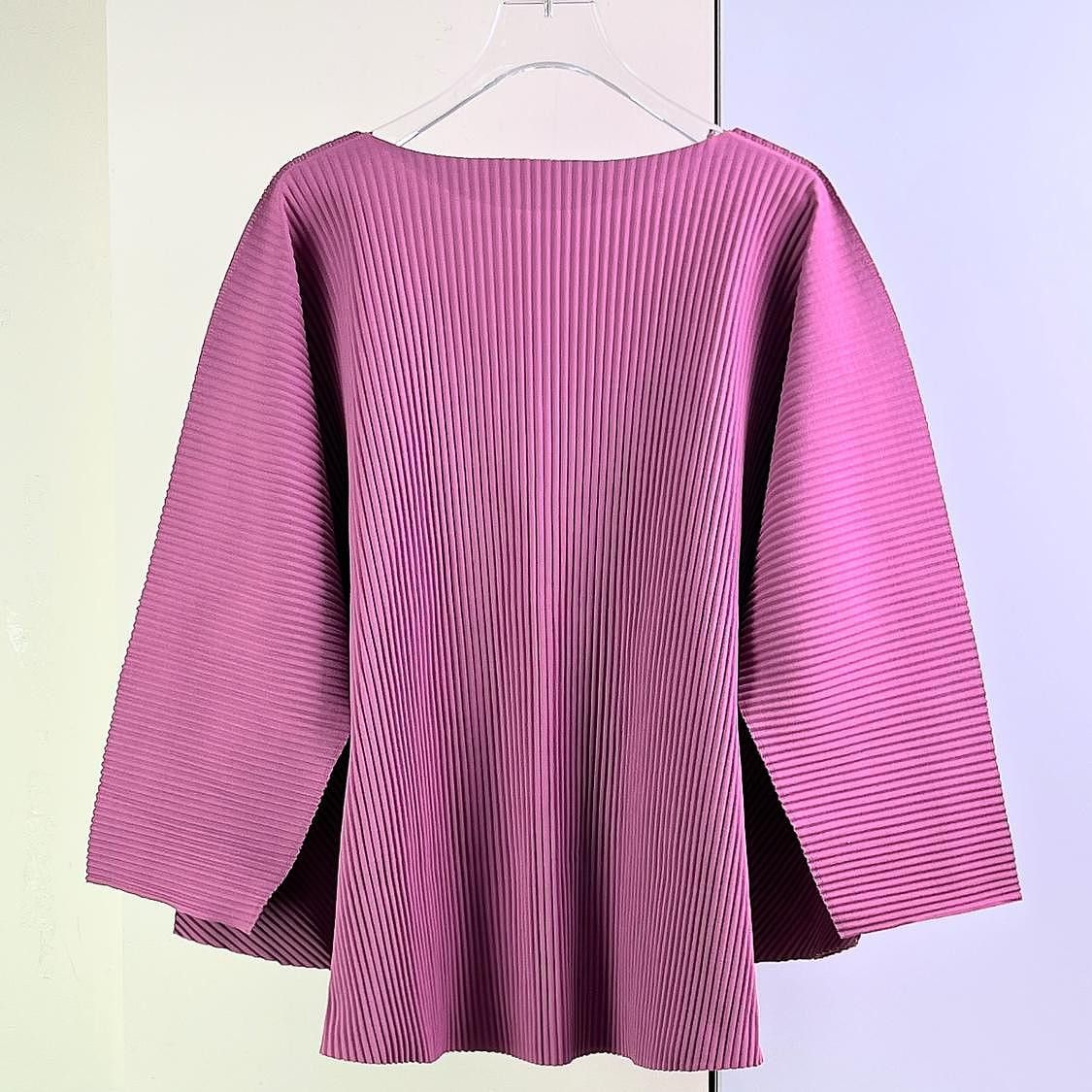 Issey Miyake Issey Miyake me Pleated Top Size OS Size ONE SIZE - 2 Thumbnail