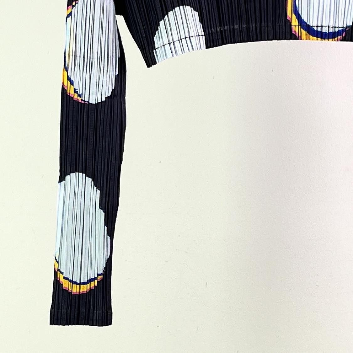 Pleats Please Issey Miyake Pleats Please Issey Miyake Circle Print Pleated Top Size 3 Size M / US 6-8 / IT 42-44 - 6 Thumbnail