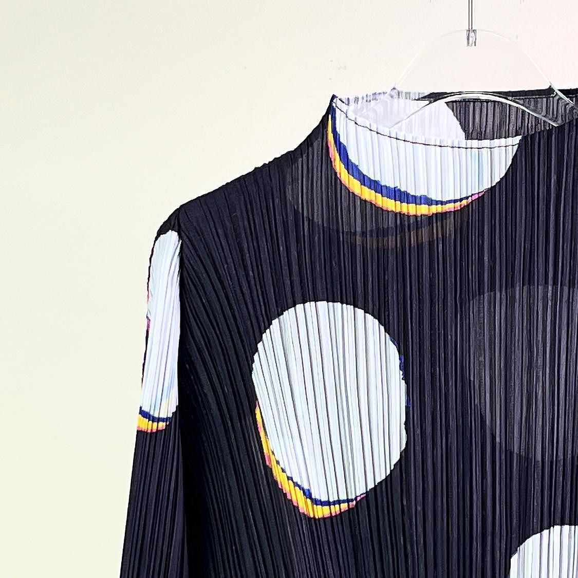 Pleats Please Issey Miyake Pleats Please Issey Miyake Circle Print Pleated Top Size 3 Size M / US 6-8 / IT 42-44 - 5 Thumbnail