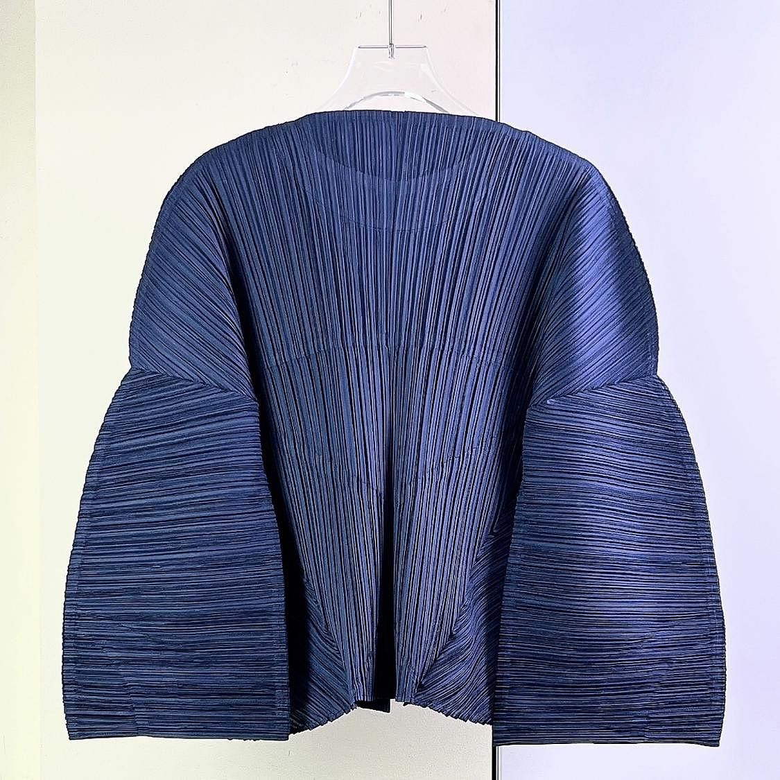 Pleats Please Issey Miyake Pleats Please Issey Miyake Pleated Button Up Size 3 Size M / US 6-8 / IT 42-44 - 2 Thumbnail