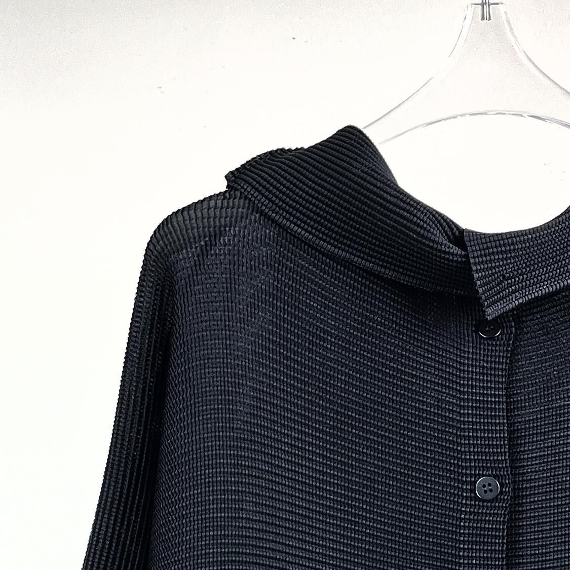 Issey Miyake Issey Miyake me Pleated Button Up Top Size S Size S / US 4 / IT 40 - 5 Thumbnail