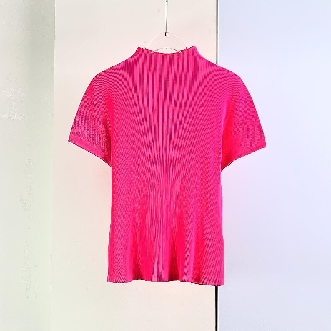 Issey Miyake Issey Miyake Pleats Please Red Mock Neck Top M Size M / US 6-8 / IT 42-44 - 2 Thumbnail