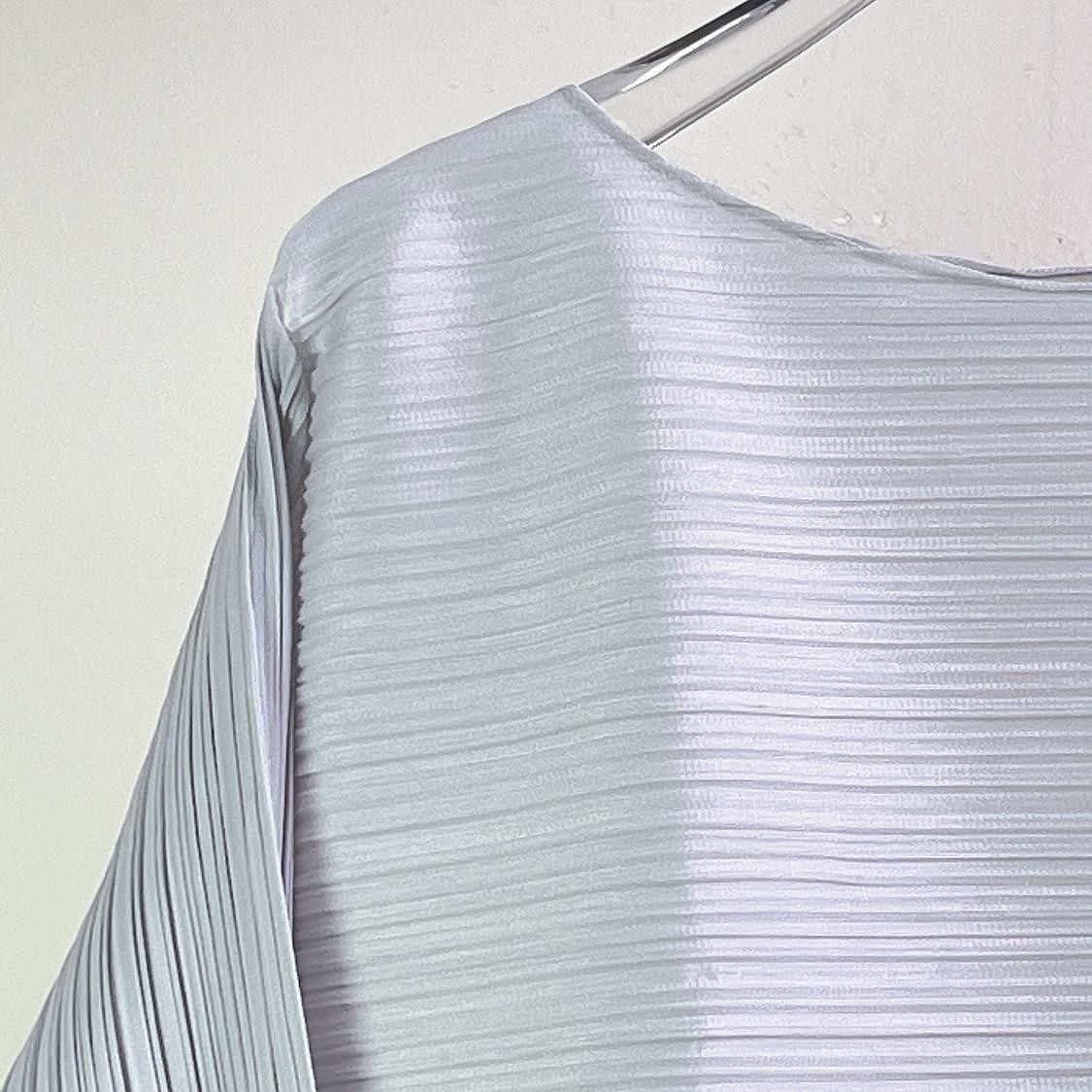 Pleats Please Issey Miyake Pleats Please Issey Miyake Two-Tone Pleated Top Size 3 Size M / US 6-8 / IT 42-44 - 3 Thumbnail