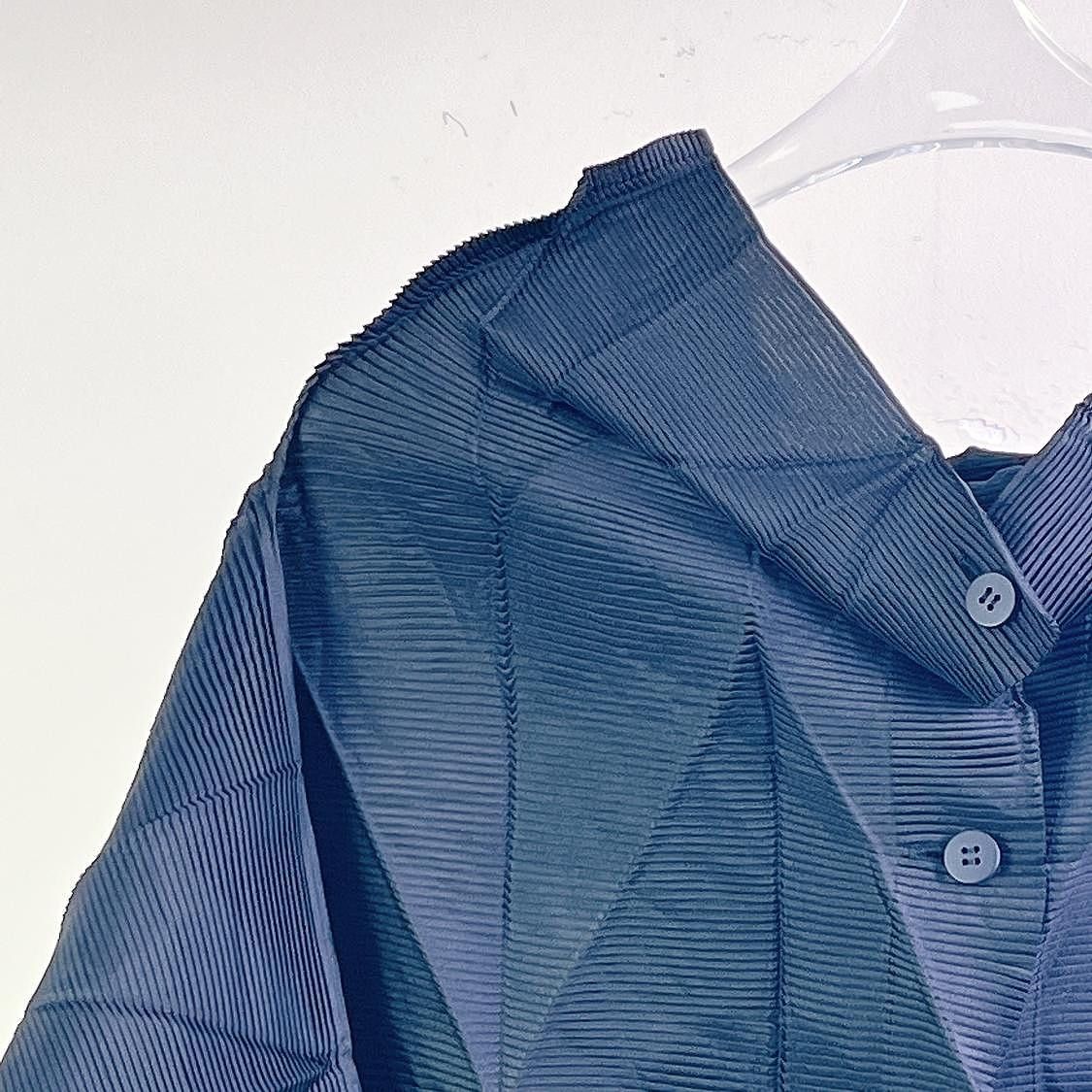 Issey Miyake Issey Miyake Pleated Button Front Jacket Size 2 Size M / US 6-8 / IT 42-44 - 3 Thumbnail