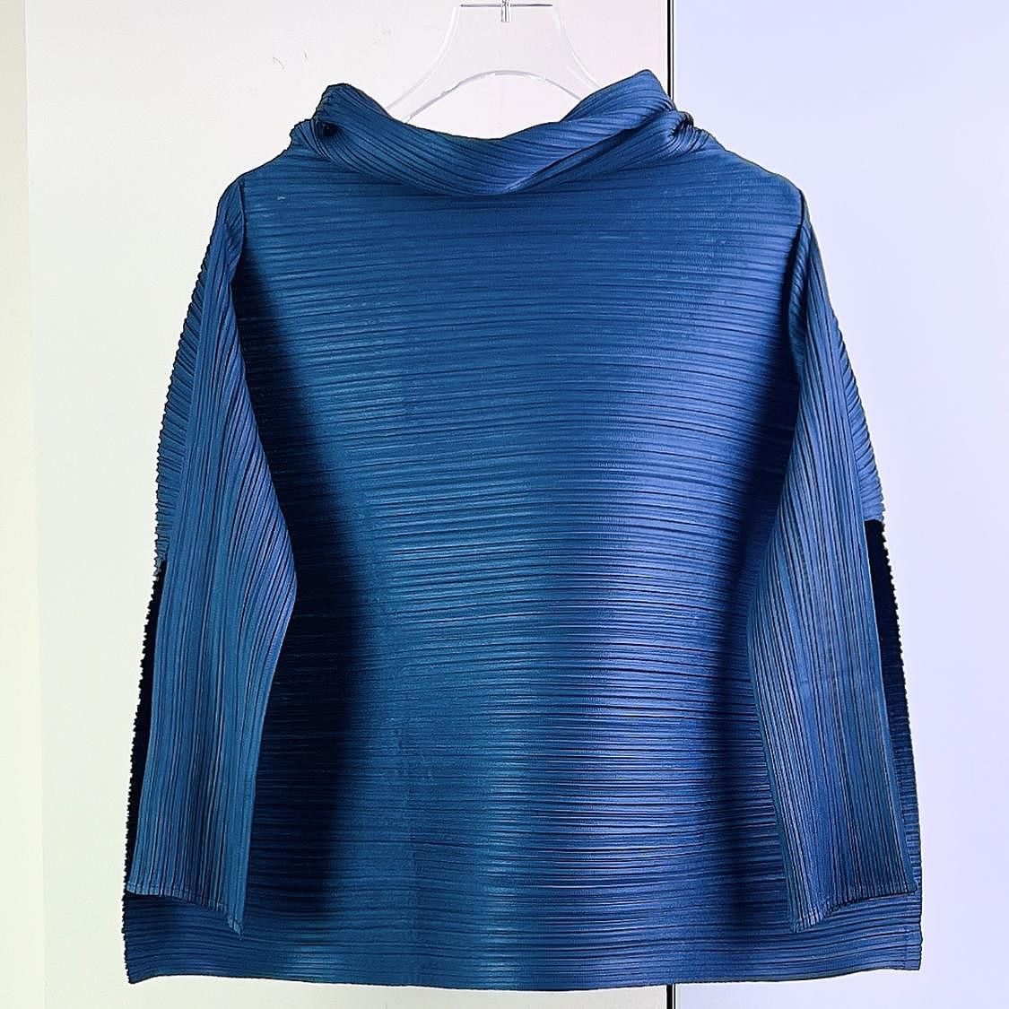 Pleats Please Issey Miyake Pleats Please Issey Miyake Pleated Long Sleeve Top Size 3 Size M / US 6-8 / IT 42-44 - 2 Thumbnail