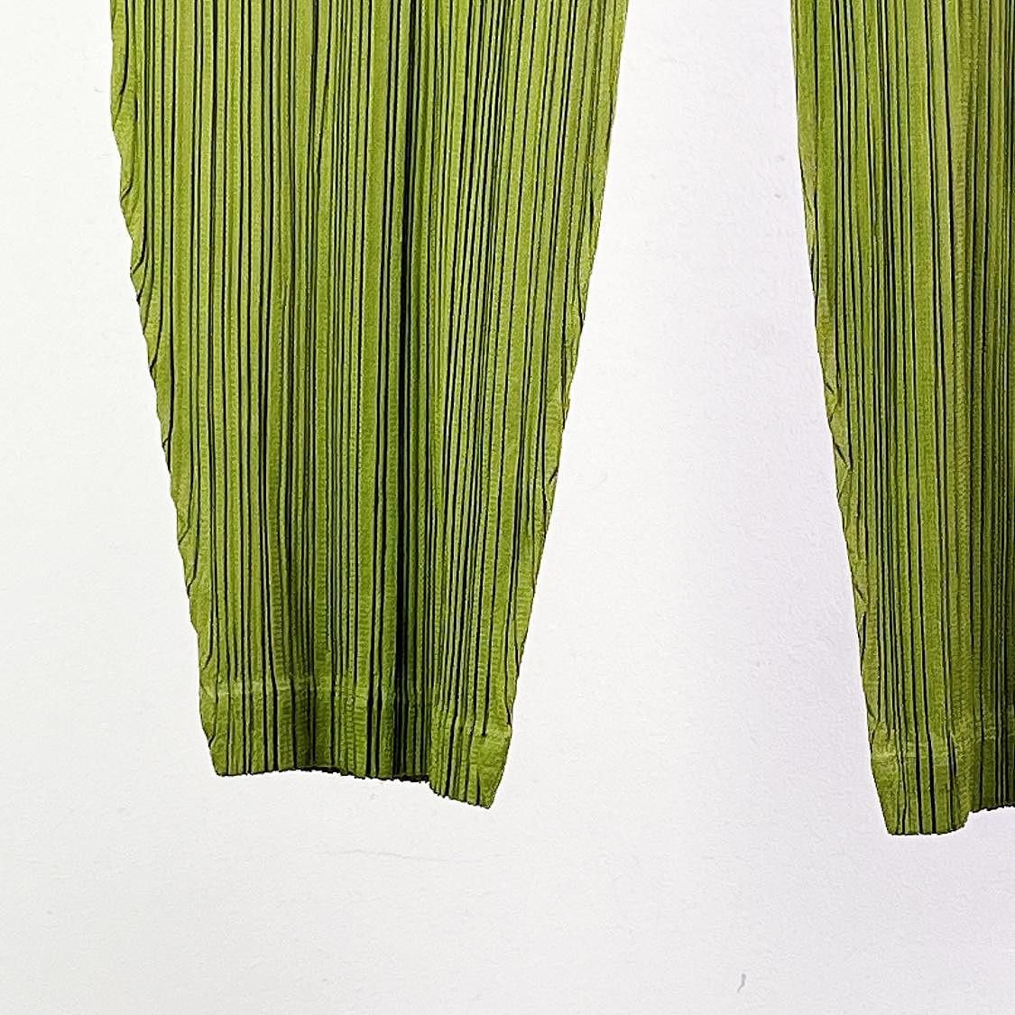 Pleats Please Issey Miyake PLEATS PLEASE ISSEY MIYAKE Green Pleated Pants Size 2 Size 28" / US 6 / IT 42 - 5 Thumbnail