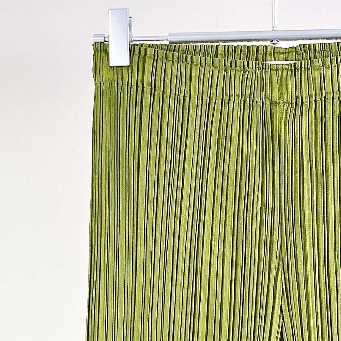 Pleats Please Issey Miyake PLEATS PLEASE ISSEY MIYAKE Green Pleated Pants Size 2 Size 28" / US 6 / IT 42 - 3 Thumbnail