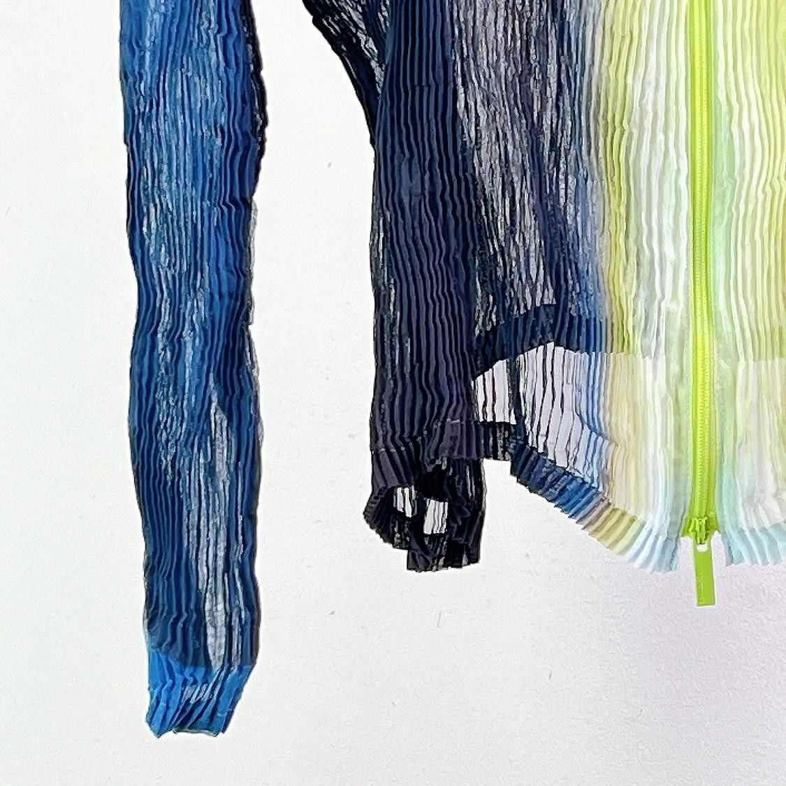 Issey Miyake Issey Miyake Gradient Pleated Zip-Up Cardigan Size M Size M / US 6-8 / IT 42-44 - 5 Thumbnail