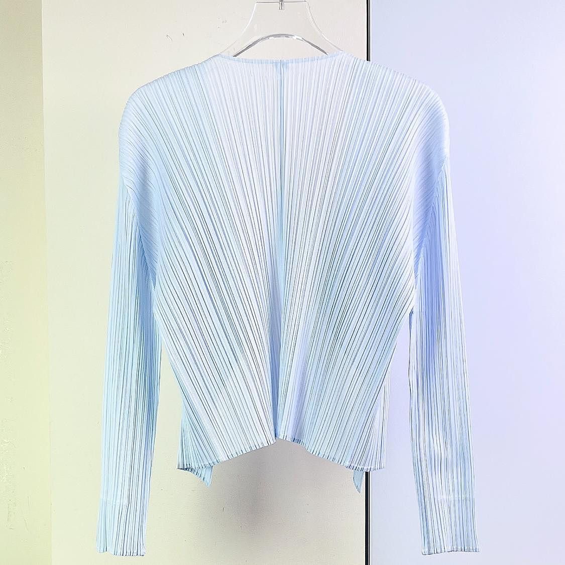 Pleats Please Issey Miyake Pleats Please Issey Miyake Blue Pleated Cardigan Size 3 Size M / US 6-8 / IT 42-44 - 2 Thumbnail