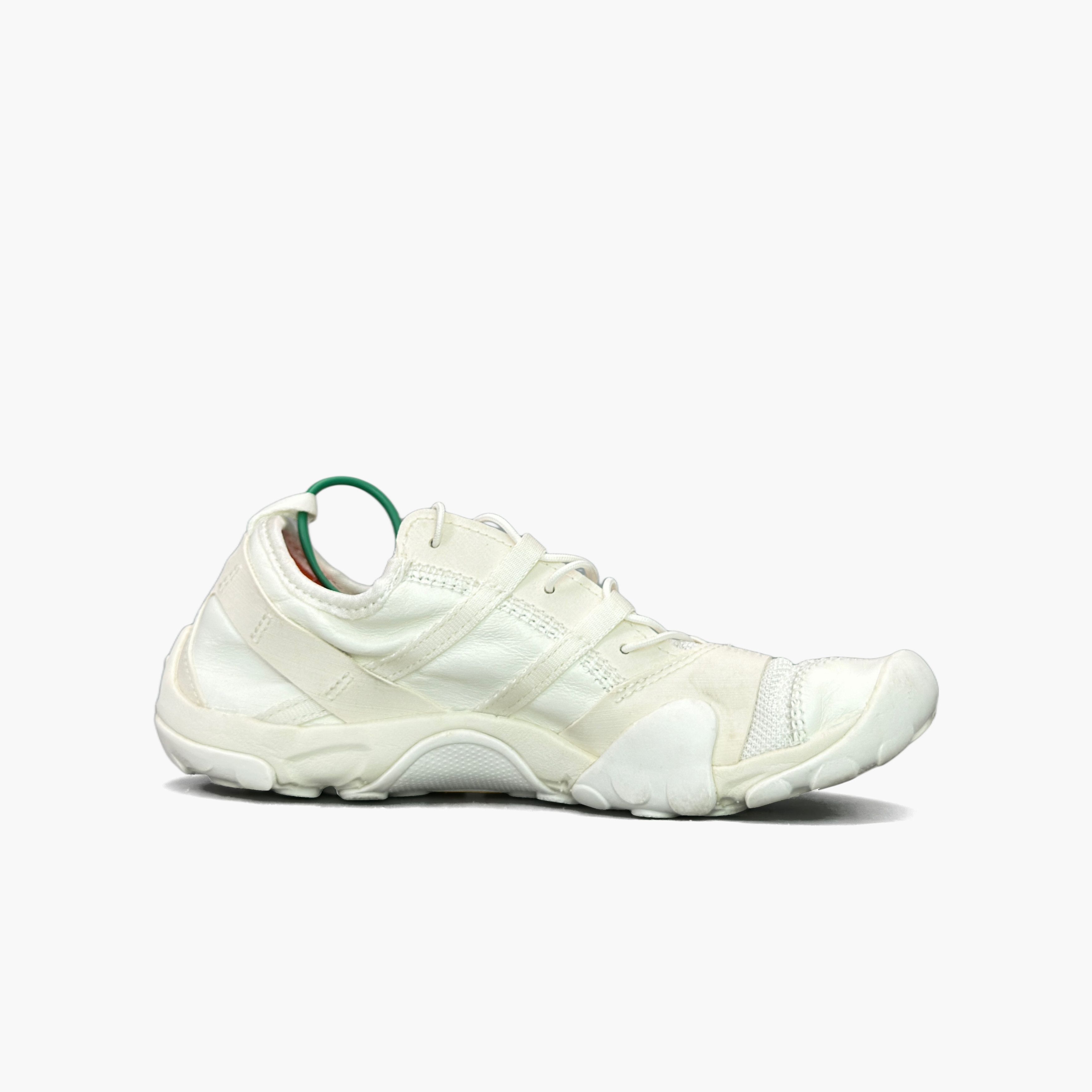 New Balance Issey Miyake x New Balance MT10 White Sneakers US 5 Size US 5 / EU 37 - 2 Thumbnail
