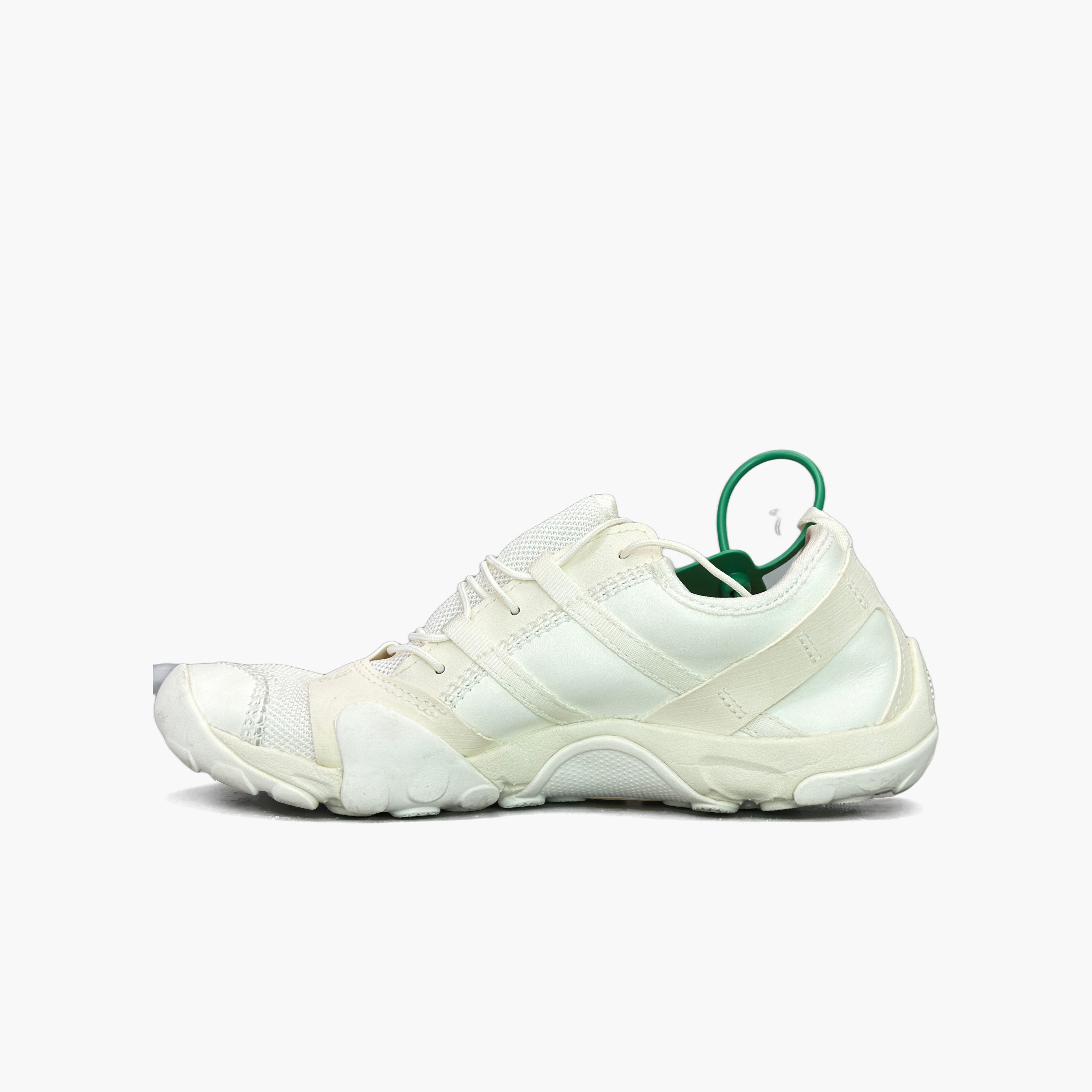 New Balance Issey Miyake x New Balance MT10 White Sneakers US 5 Size US 5 / EU 37 - 3 Thumbnail