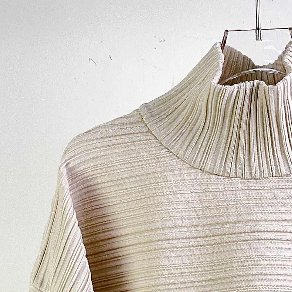 Pleats Please Issey Miyake PLEATS PLEASE ISSEY MIYAKE Pleated Mock Neck Sweater Size 00 Size XXS / US 00 / IT 34 - 3 Thumbnail