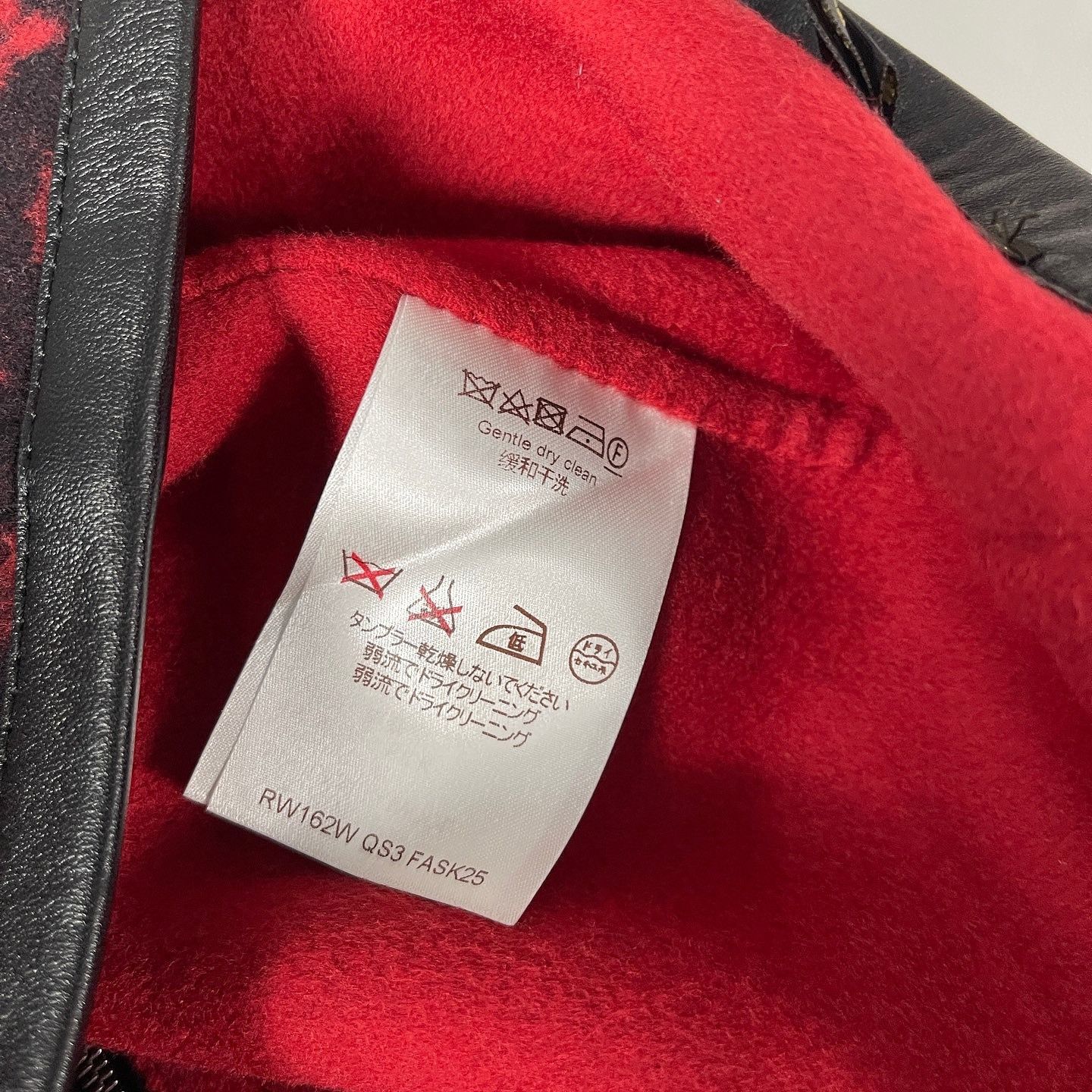 Louis Vuitton Louis Vuitton Red Monogram Wool Mini Skirt 36 Size 25" / US 0 / IT 36 - 4 Thumbnail