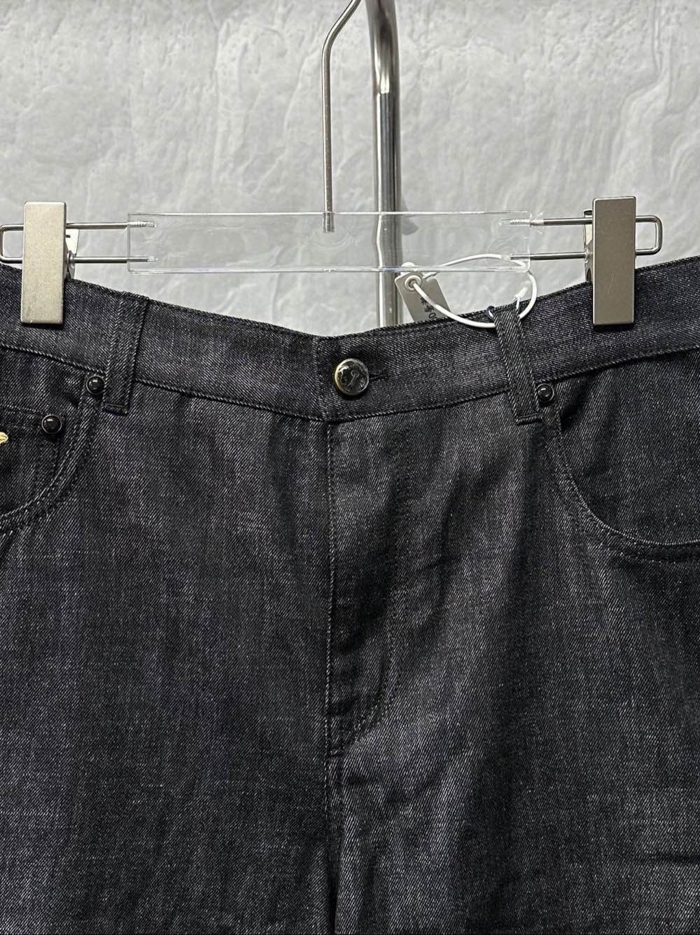 Louis Vuitton Louis Vuitton Embroidered Logo Denim Shorts Size 28 Size US 28 / EU 44 - 8 Thumbnail