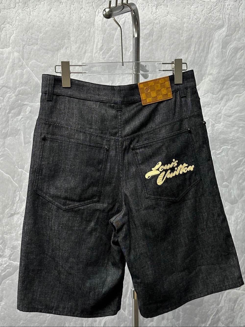 Louis Vuitton Louis Vuitton Embroidered Logo Denim Shorts Size 28 Size US 28 / EU 44 - 2 Thumbnail