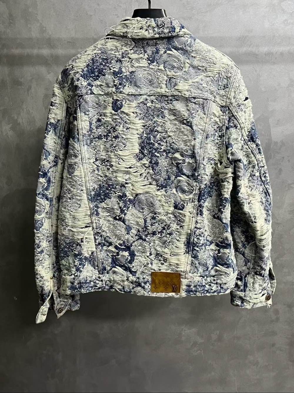 Louis Vuitton Louis Vuitton Floral Pattern Denim Jacket Size 50 Size US M / EU 48-50 / 2 - 2 Thumbnail