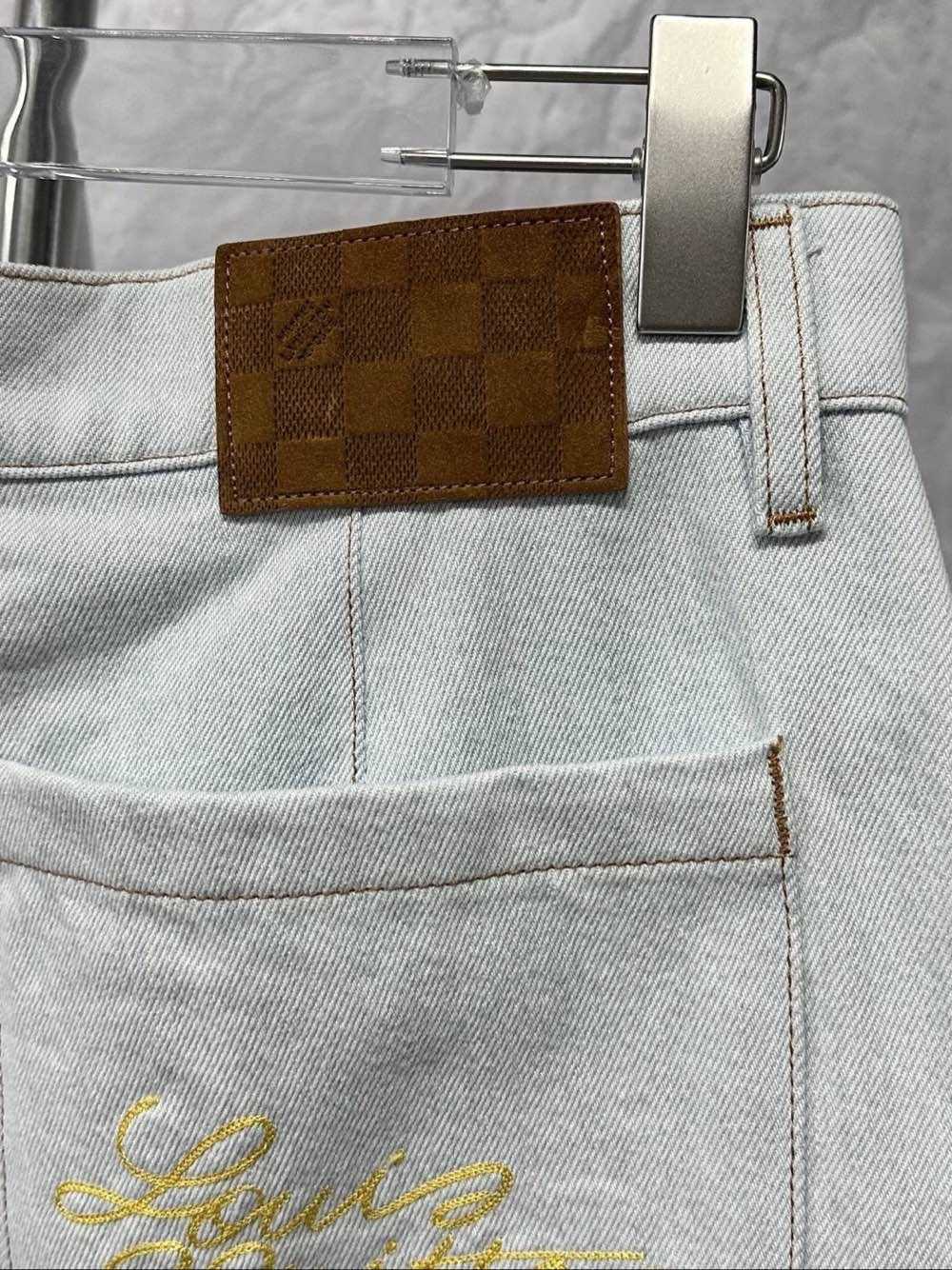 Louis Vuitton Louis Vuitton Embroidered Denim Shorts Size 31 Size US 31 - 6 Thumbnail