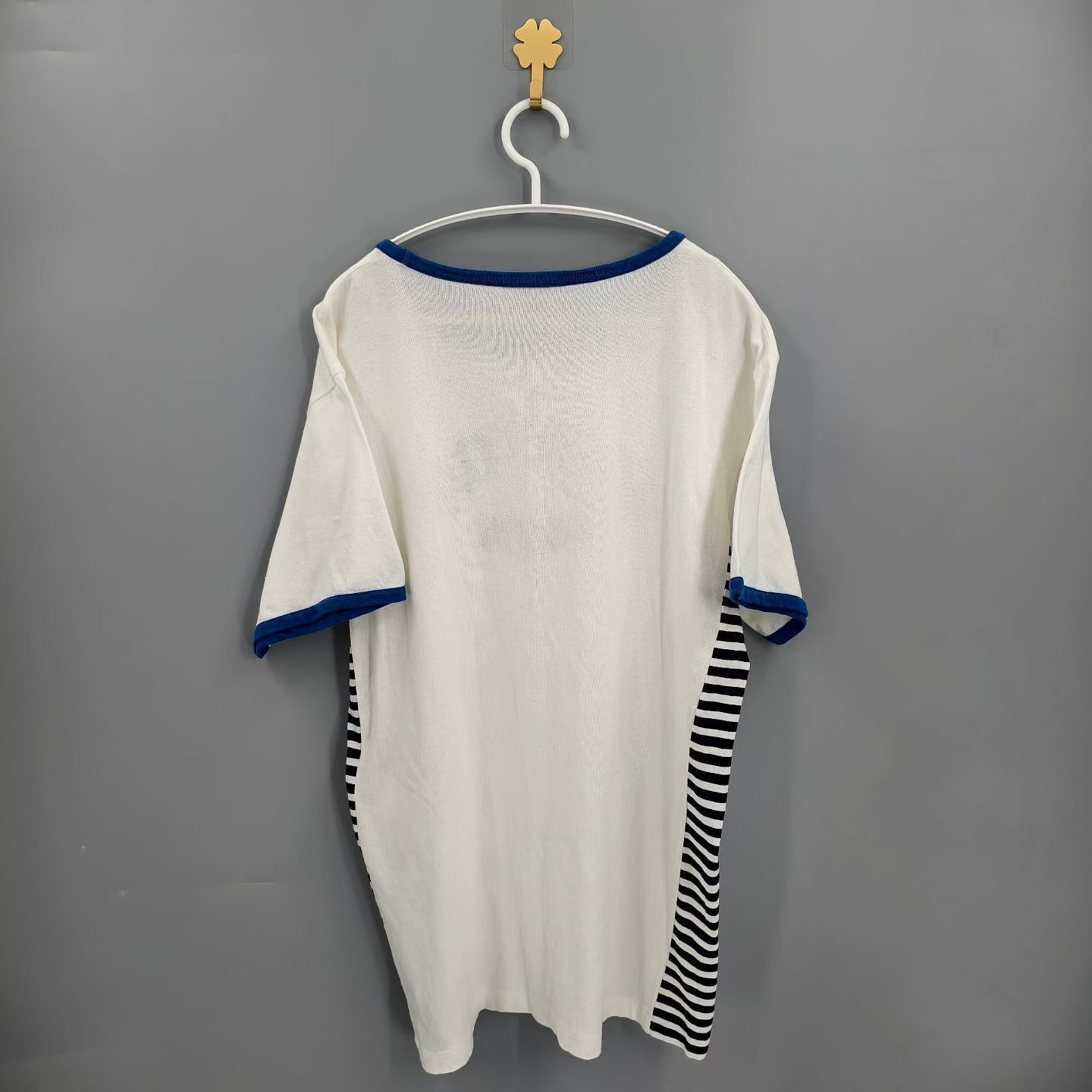Louis Vuitton Louis Vuitton Flocked Logo T-Shirt Size L Size L / US 10 / IT 46 - 2 Thumbnail