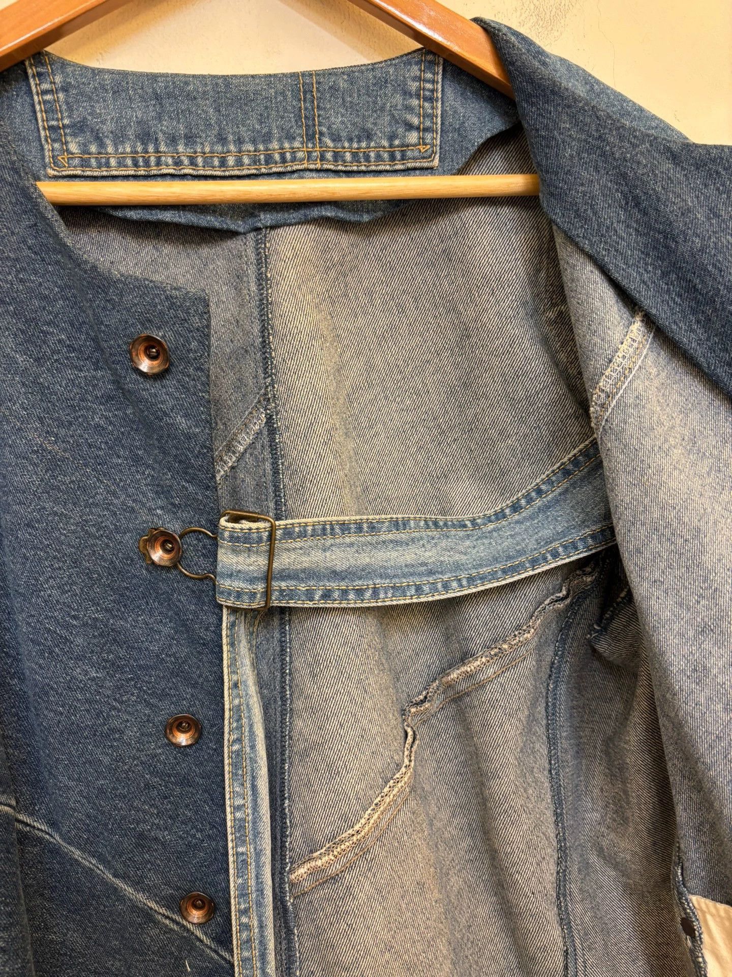 Levi's Blue Denim Jacket with Distressed Hem Size US S / EU 44-46 / 1 - 2 Thumbnail