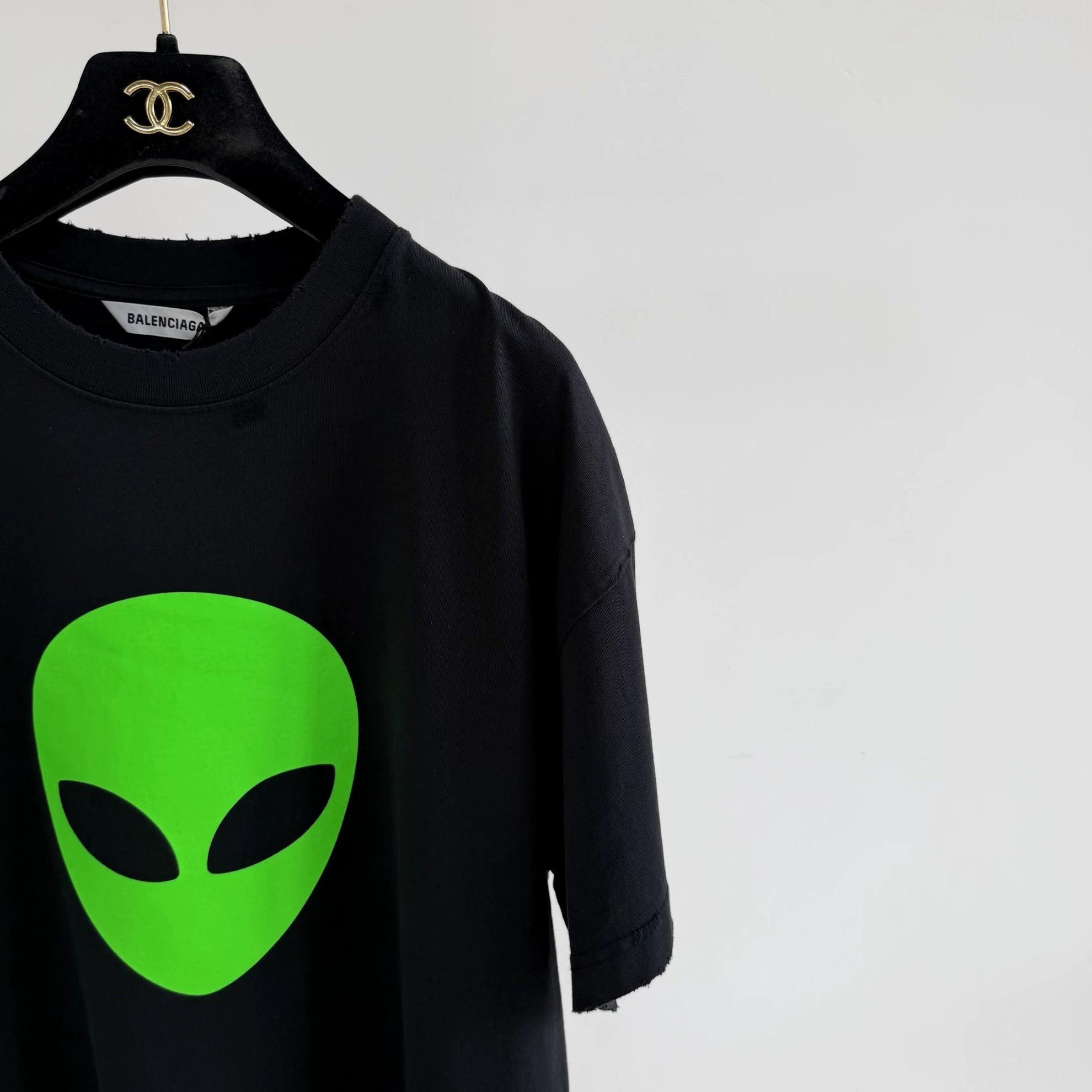 Balenciaga Black Short Sleeve Alien Graphic T-Shirt Size US M / EU 48-50 / 2 - 4 Thumbnail