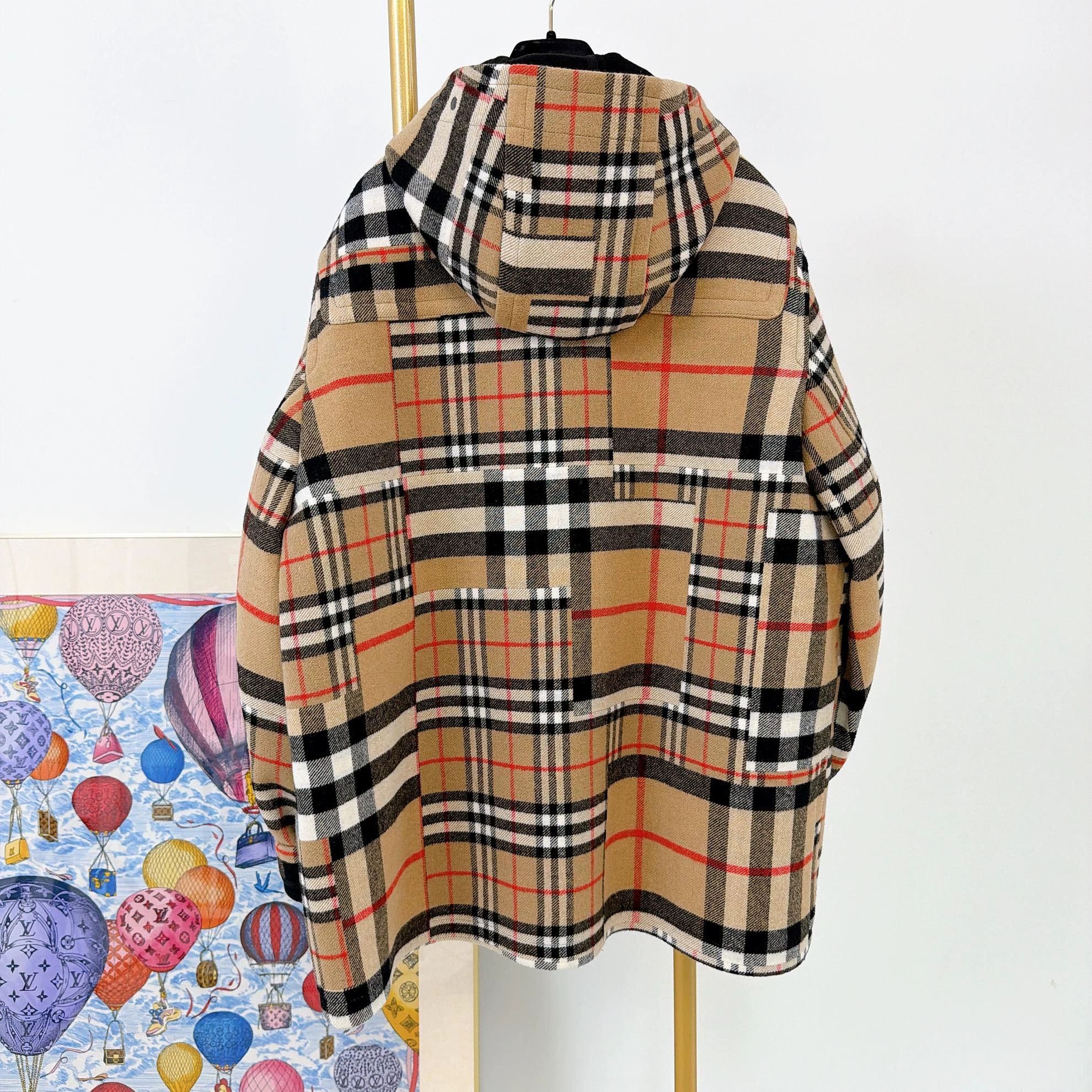 Burberry Plaid Toggle-Closure Hooded Coat Size US M / EU 48-50 / 2 - 2 Thumbnail