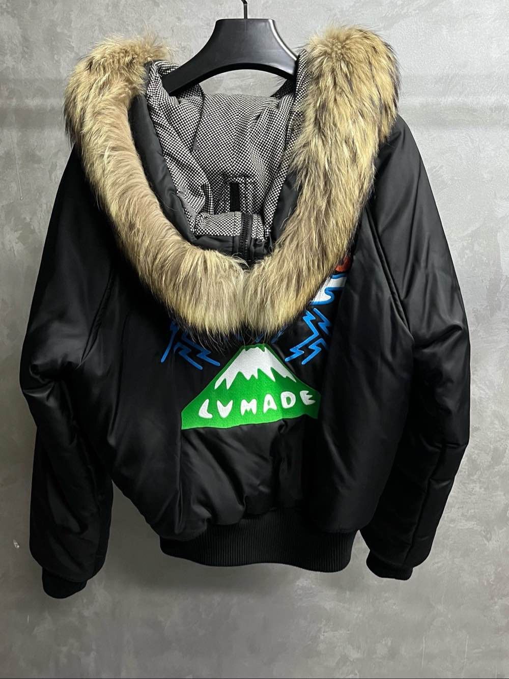 Louis Vuitton Louis Vuitton x Nigo Mountain Logo Bomber Jacket Size M Size US M / EU 48-50 / 2 - 2 Thumbnail