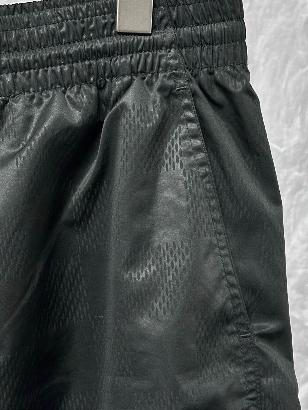 Louis Vuitton Louis Vuitton Tonal Monogram Shorts Size S Size US 30 / EU 46 - 6 Thumbnail
