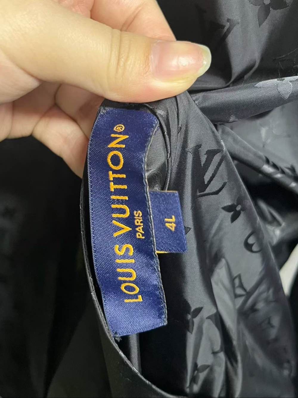 Louis Vuitton Louis Vuitton Monogram Reversible Zip Jacket Size XL Size US XL / EU 56 / 4 - 3 Thumbnail
