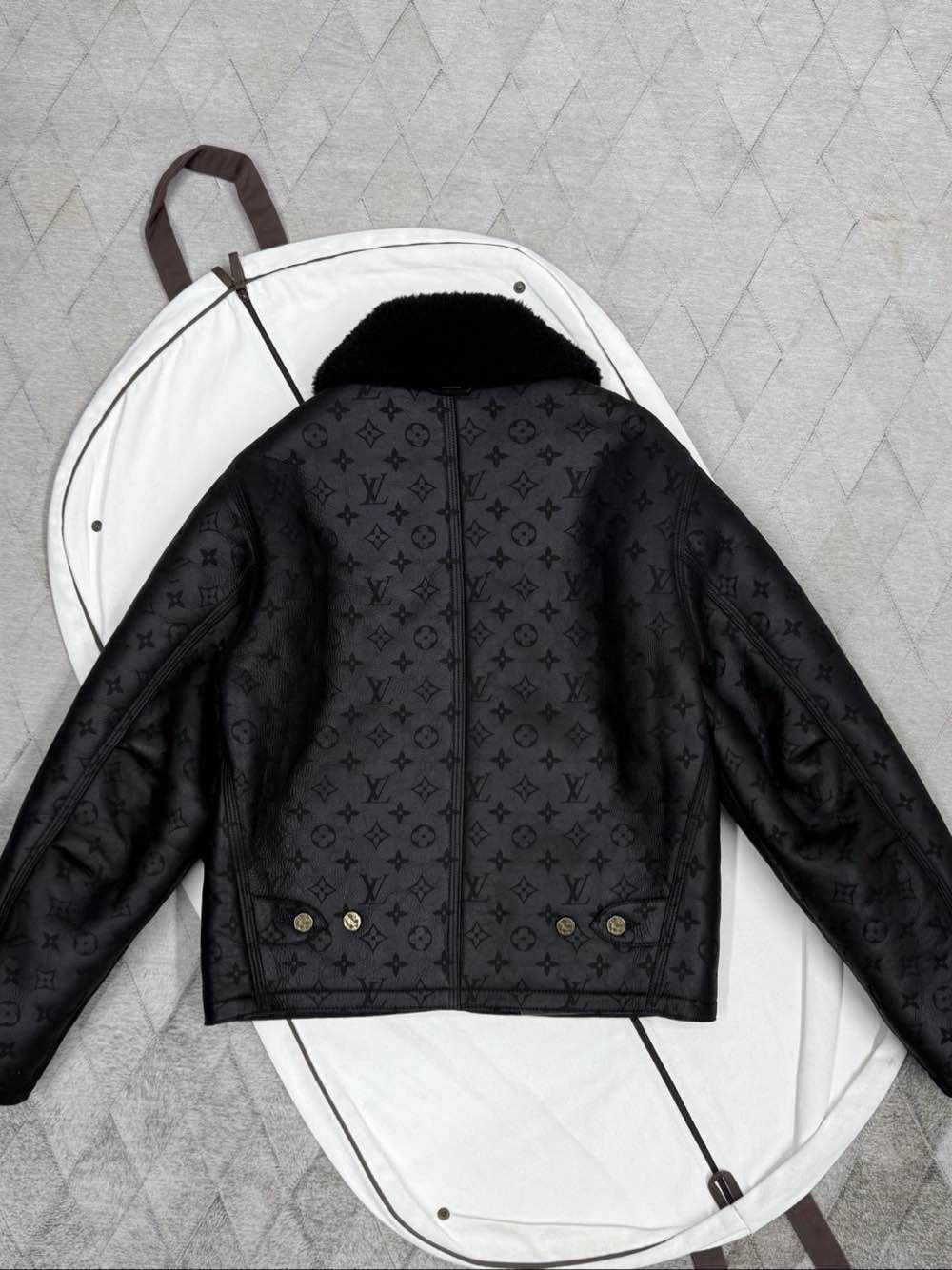 Louis Vuitton Louis Vuitton Monogram Shearling Leather Jacket Size 46 Size US S / EU 44-46 / 1 - 2 Thumbnail