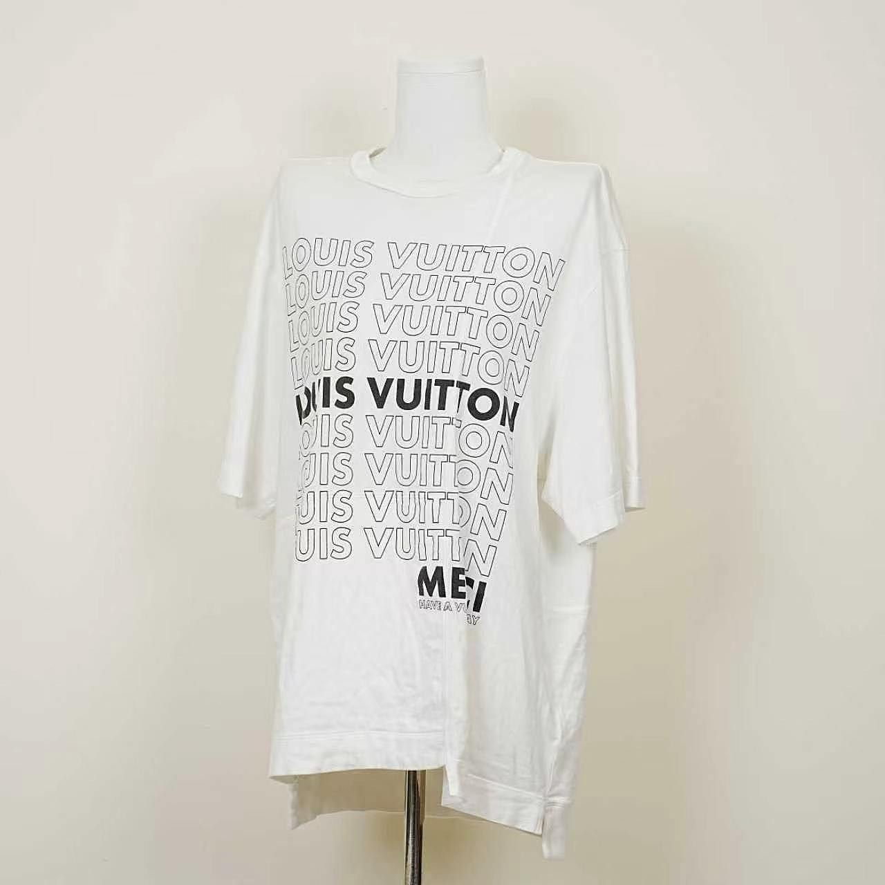 Louis Vuitton Louis Vuitton Logo Print T-Shirt Size S Size US S / EU 44-46 / 1 - 8 Thumbnail