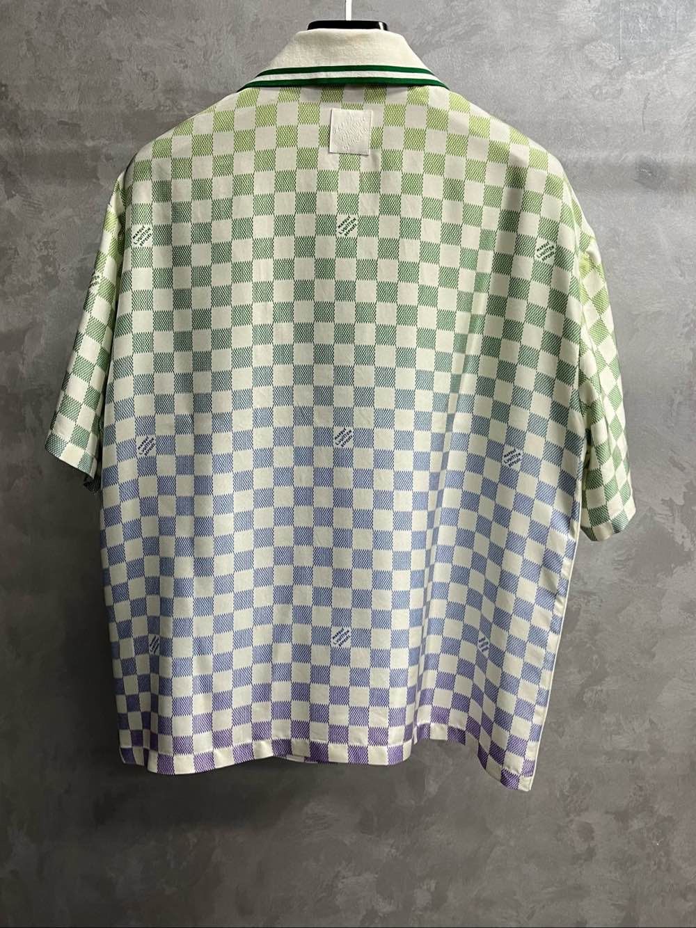 Louis Vuitton Louis Vuitton Damier Gradient Silk Polo Shirt Size L Size US L / EU 52-54 / 3 - 2 Thumbnail