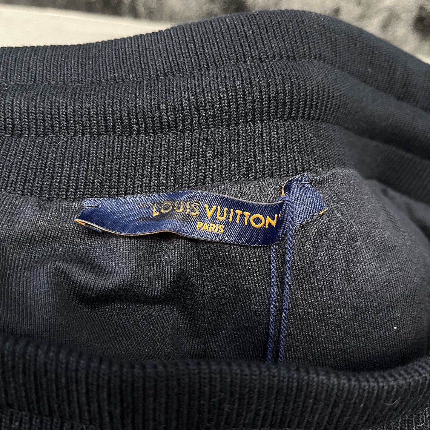 Louis Vuitton Louis Vuitton Monogram Fleece Joggers Size M Size US 34 / EU 50 - 3 Thumbnail