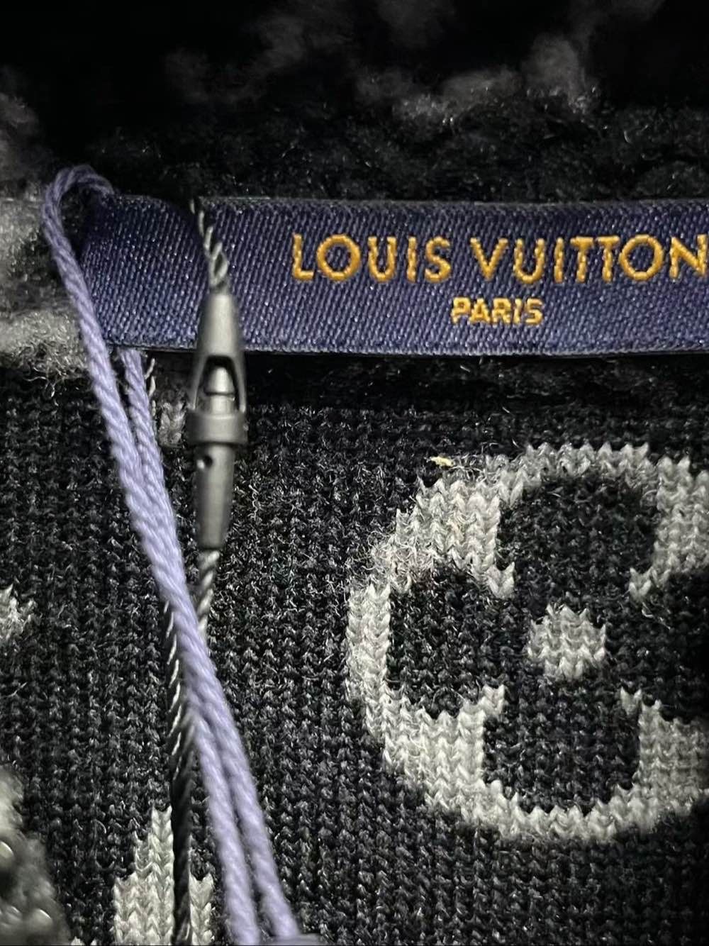Louis Vuitton Louis Vuitton Monogram Fleece Jacket Size L Size US L / EU 52-54 / 3 - 3 Thumbnail