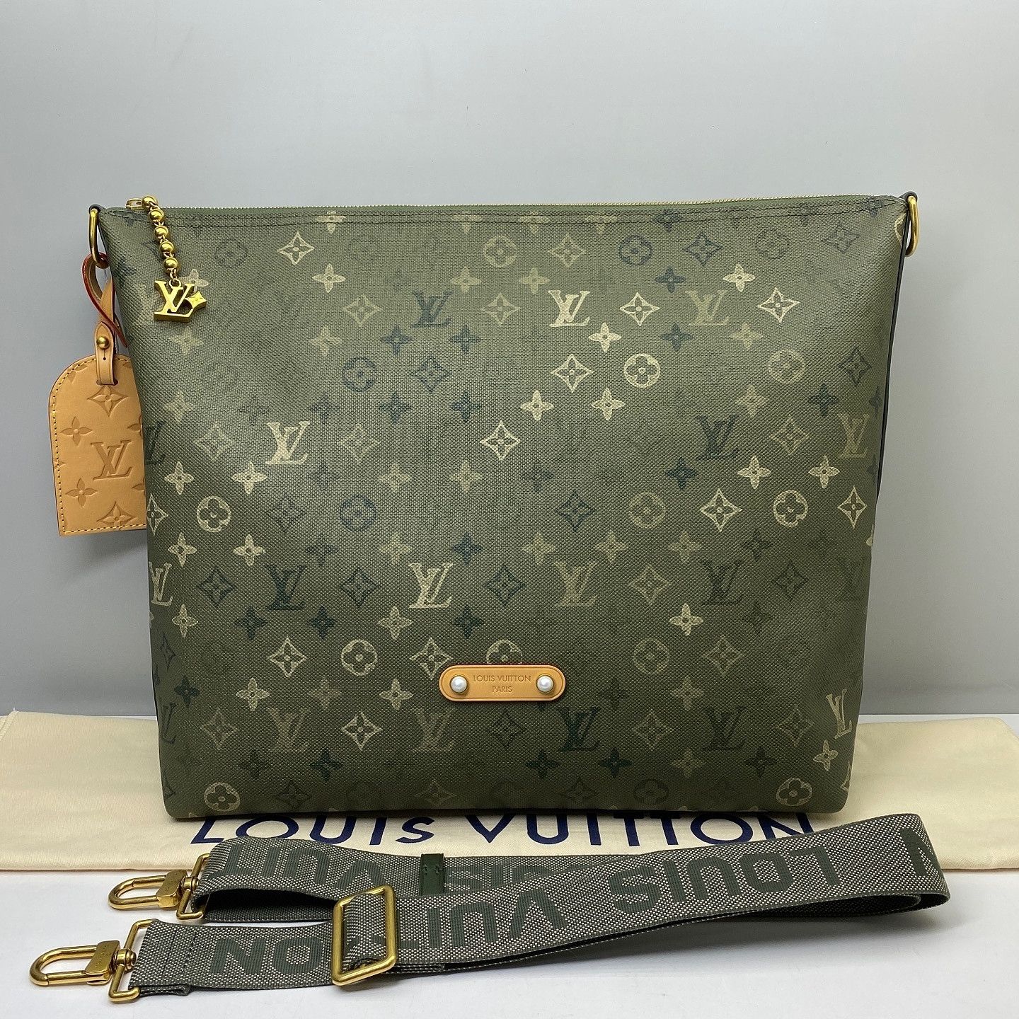 Louis Vuitton Louis Vuitton Monogram Vagabond Hobo Bag One Size Size ONE SIZE - 2 Thumbnail