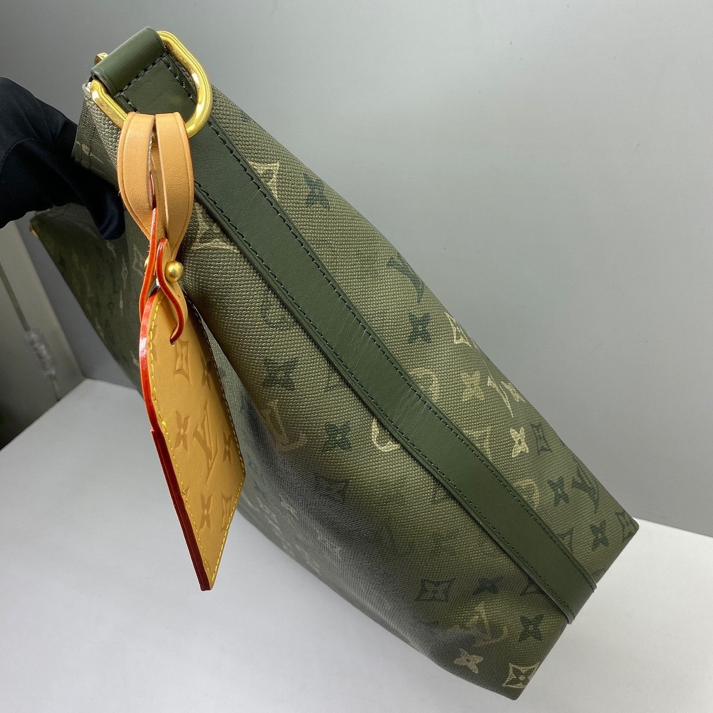 Louis Vuitton Louis Vuitton Monogram Vagabond Hobo Bag One Size Size ONE SIZE - 5 Thumbnail