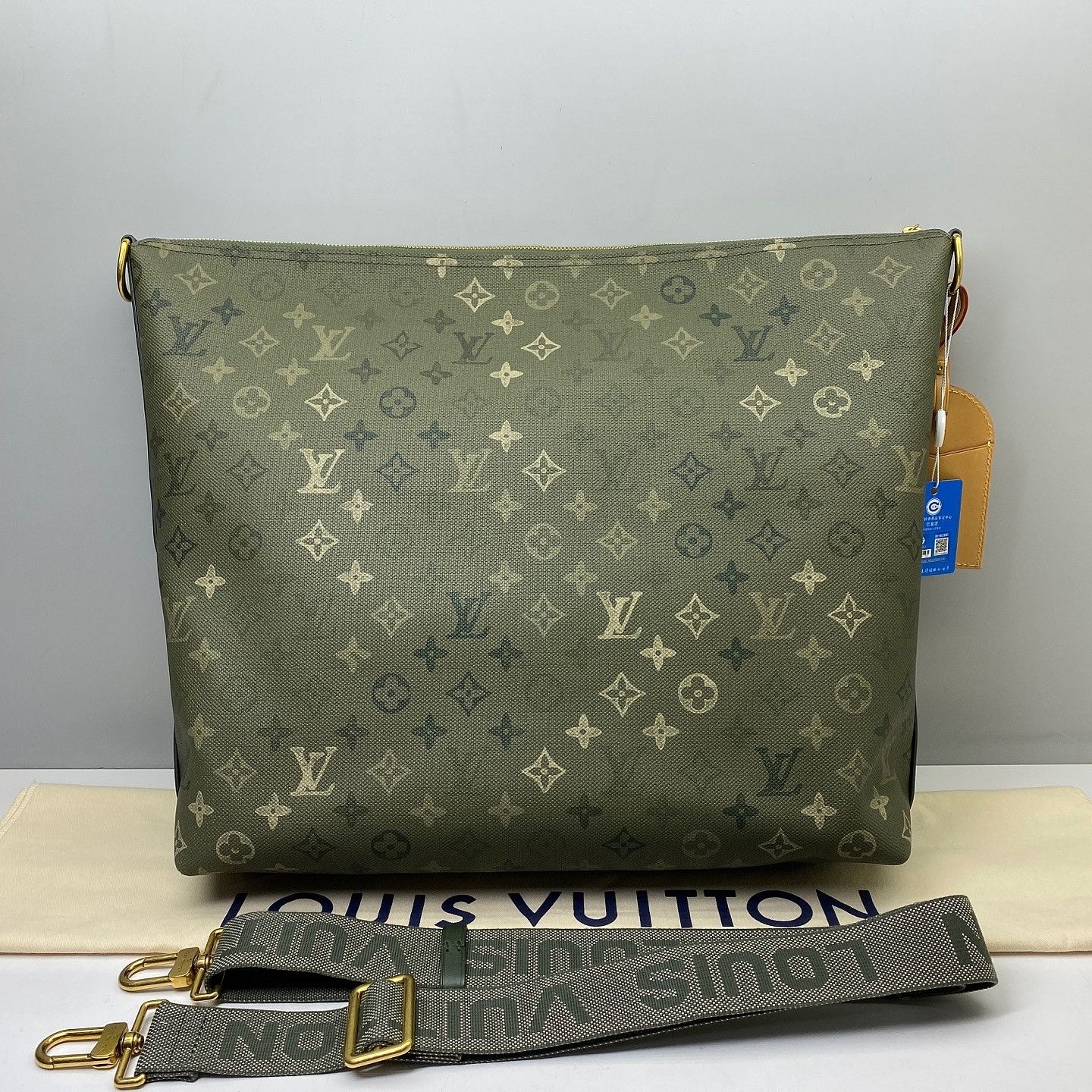 Louis Vuitton Louis Vuitton Monogram Vagabond Hobo Bag One Size Size ONE SIZE - 3 Thumbnail