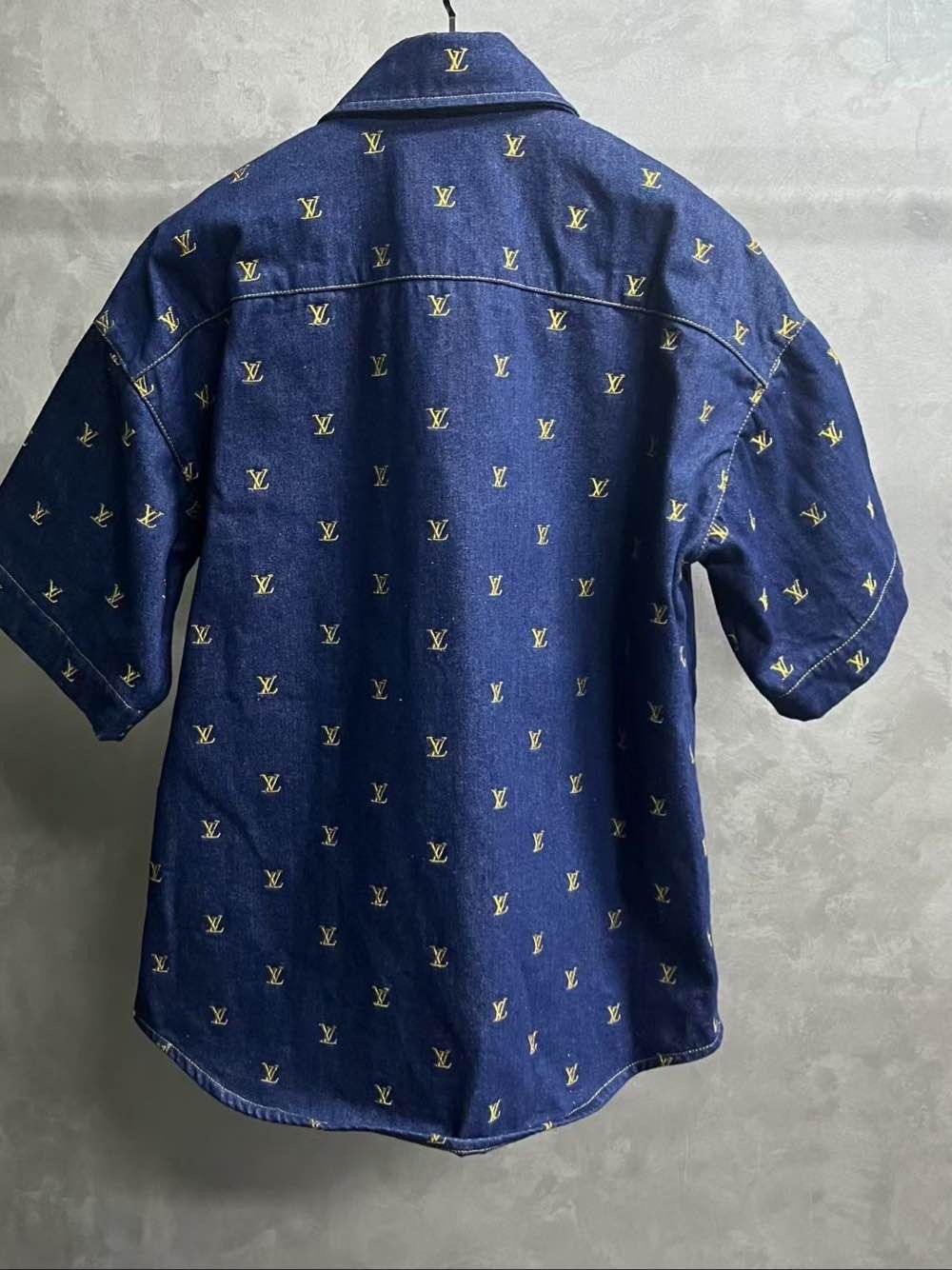 Louis Vuitton Louis Vuitton Monogram Denim Short Sleeve Shirt Size L Size US L / EU 52-54 / 3 - 2 Thumbnail