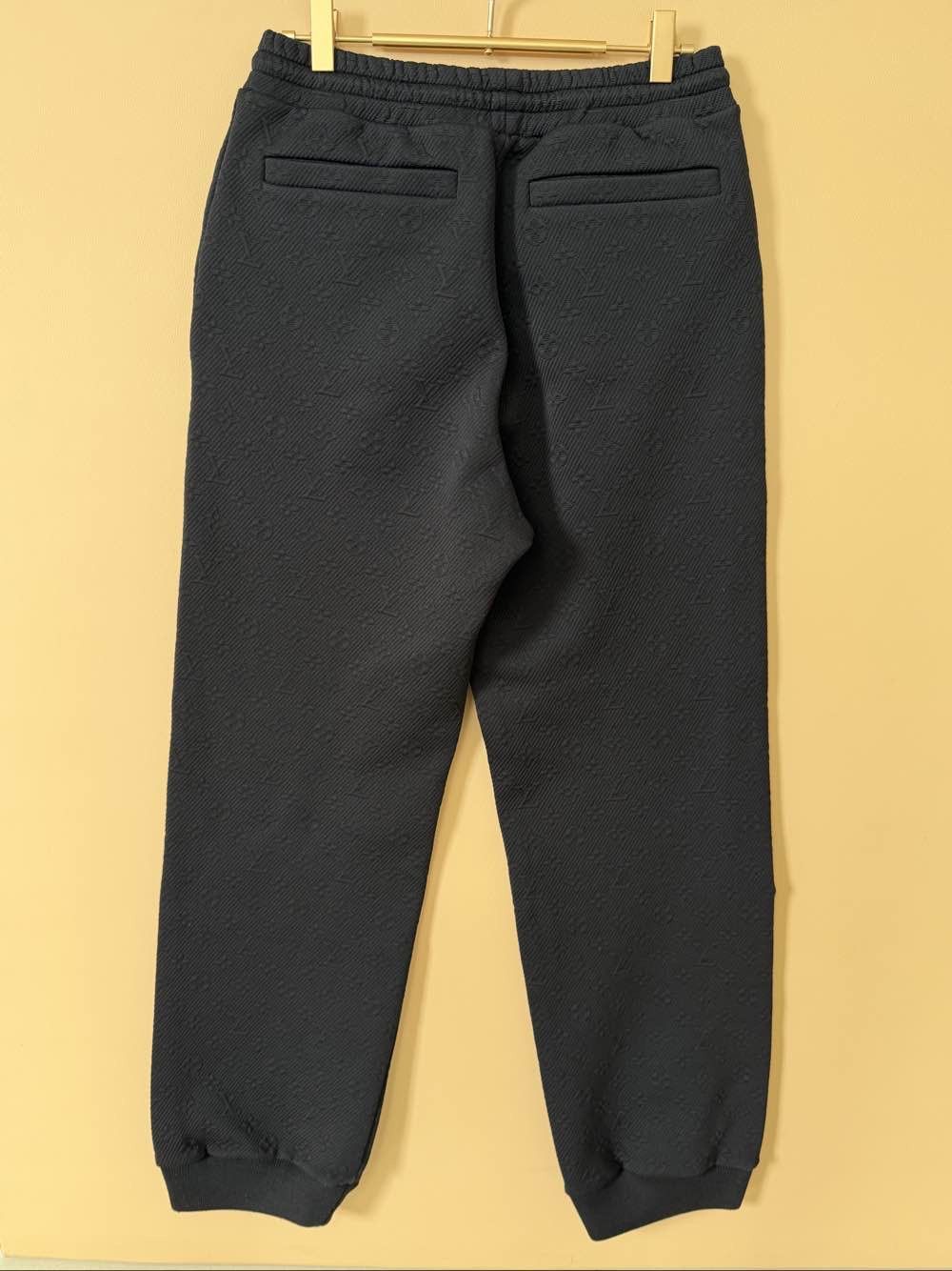 Louis Vuitton Louis Vuitton Embossed Monogram Sweatpants Size M Size US 32 / EU 48 - 2 Thumbnail