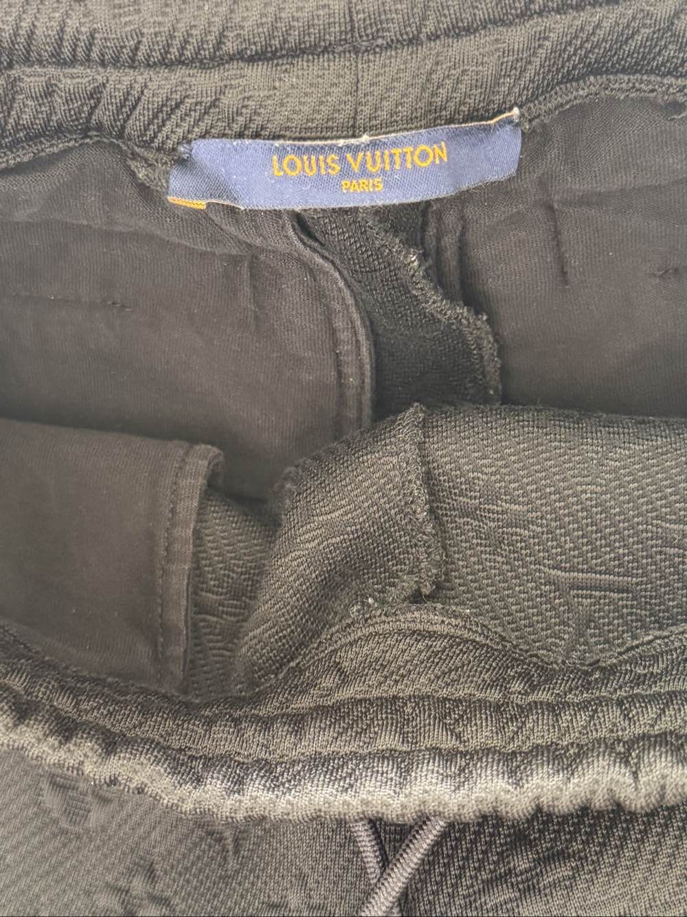 Louis Vuitton Louis Vuitton Embossed Monogram Sweatpants Size M Size US 32 / EU 48 - 3 Thumbnail