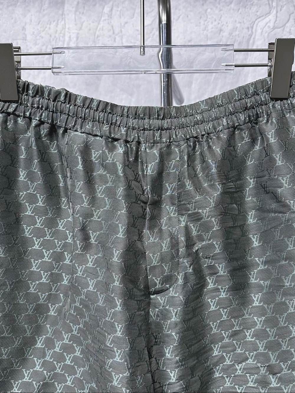 Louis Vuitton Louis Vuitton Monogram Jacquard Shorts Size 46 Size US 30 / EU 46 - 7 Thumbnail