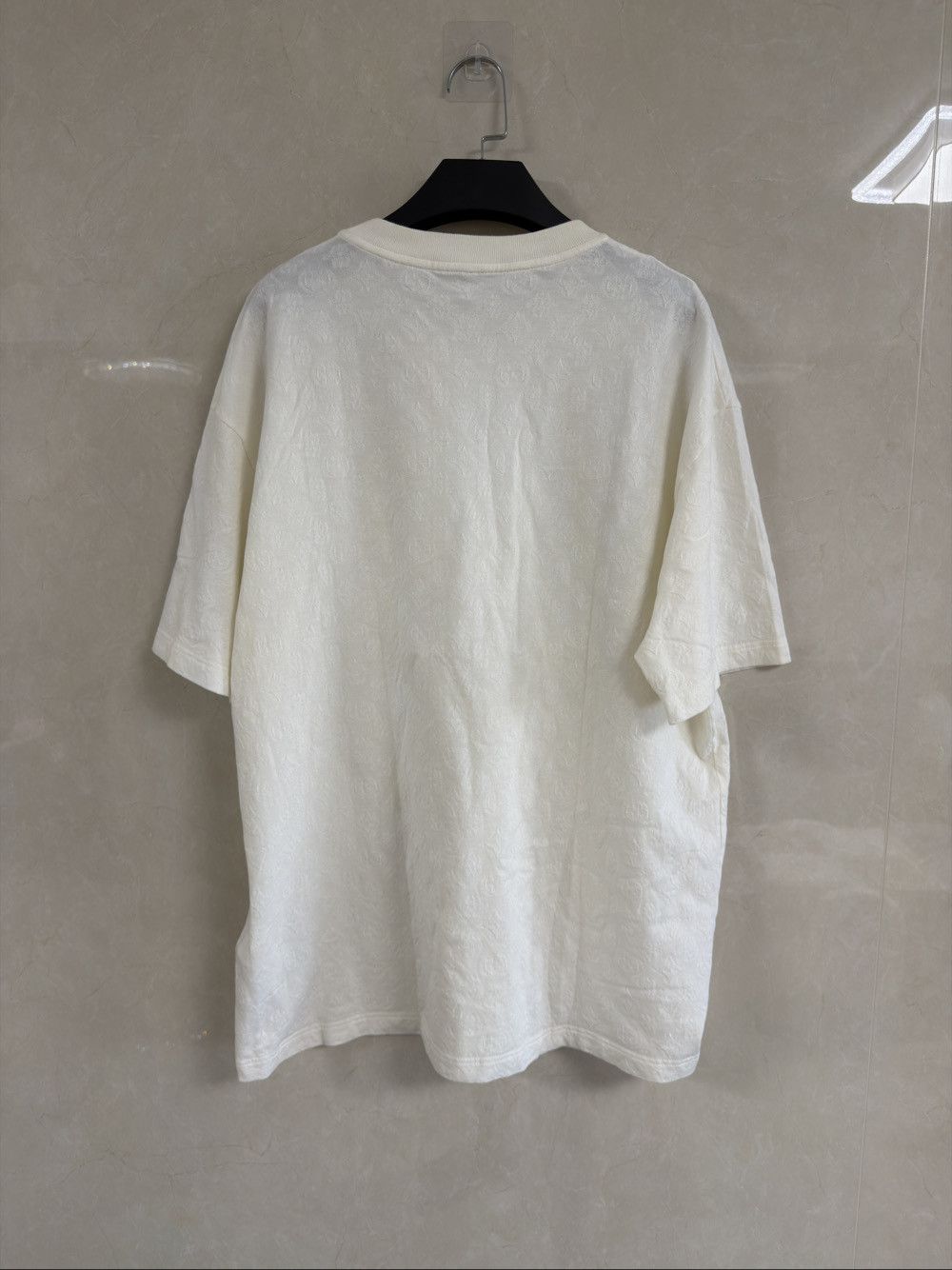 Louis Vuitton Louis Vuitton Monogram Embossed T-Shirt Size XL Size US XL / EU 56 / 4 - 2 Thumbnail