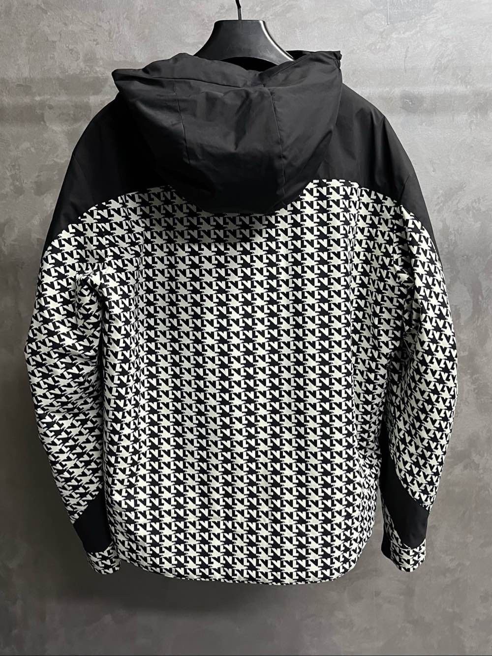 Louis Vuitton Louis Vuitton Houndstooth Windbreaker Size L Size US L / EU 52-54 / 3 - 2 Thumbnail
