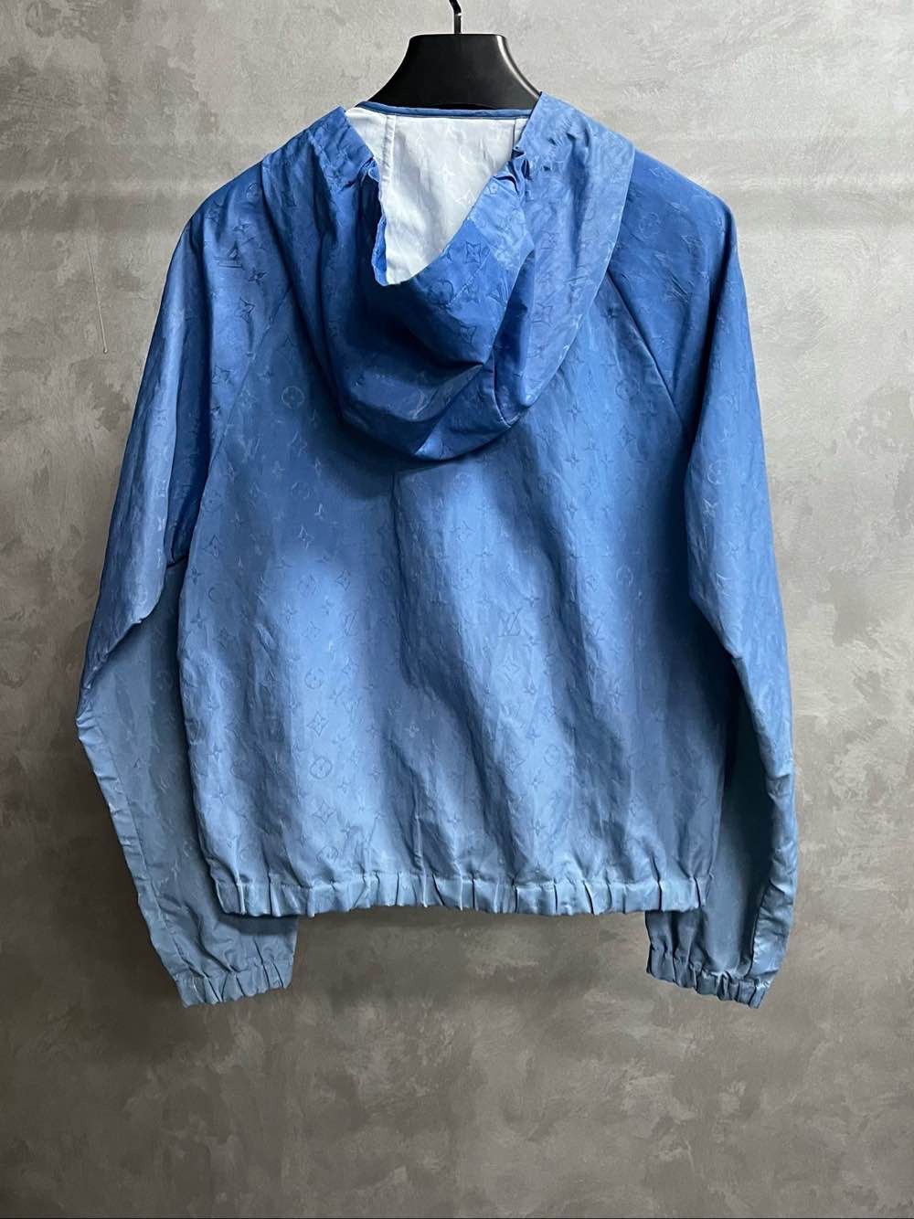 Louis Vuitton Louis Vuitton Cloud Monogram Light Jacket Size M Size US M / EU 48-50 / 2 - 2 Thumbnail