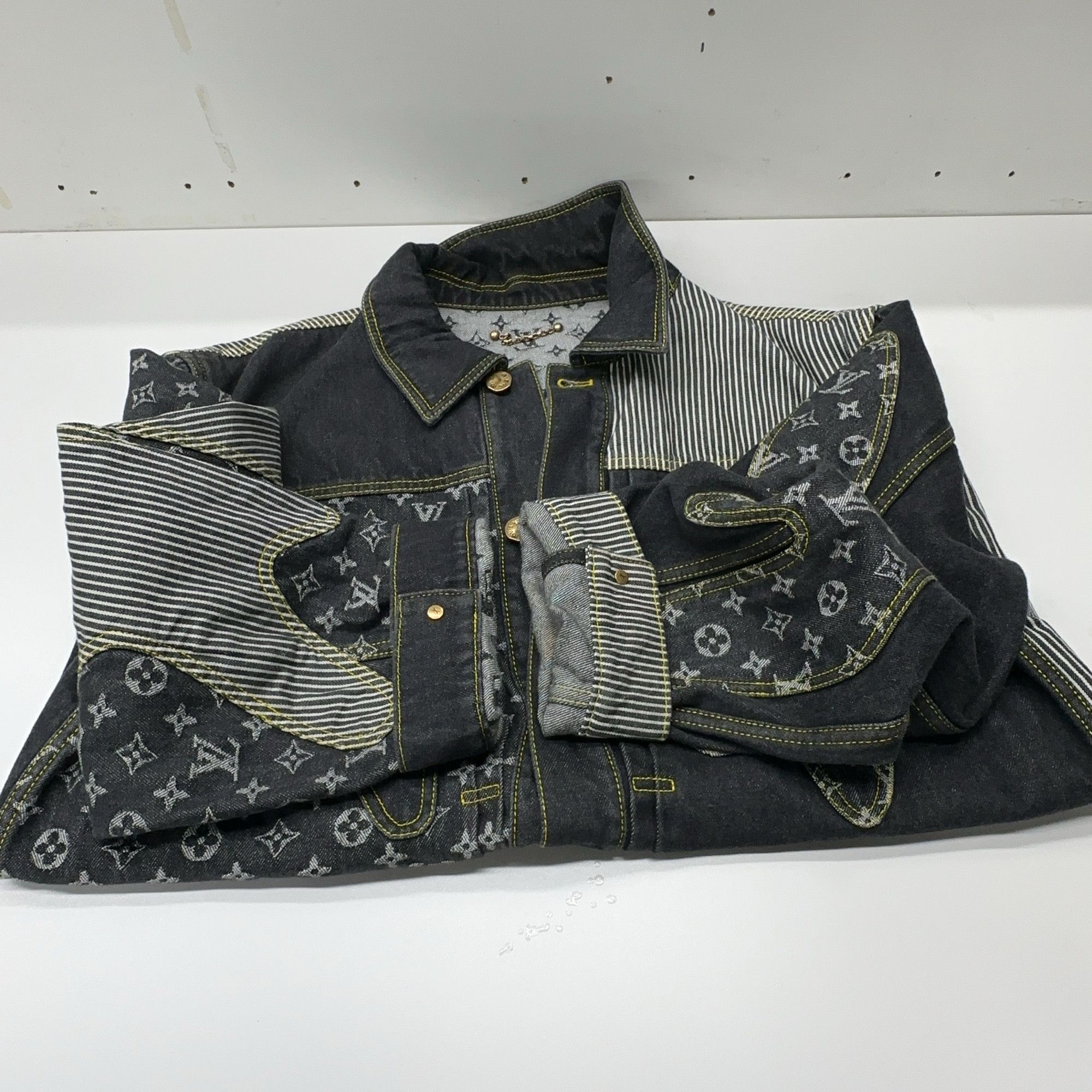 Louis Vuitton Louis Vuitton Monogram Patchwork Denim Jacket Size 50 Size US M / EU 48-50 / 2 - 9 Thumbnail